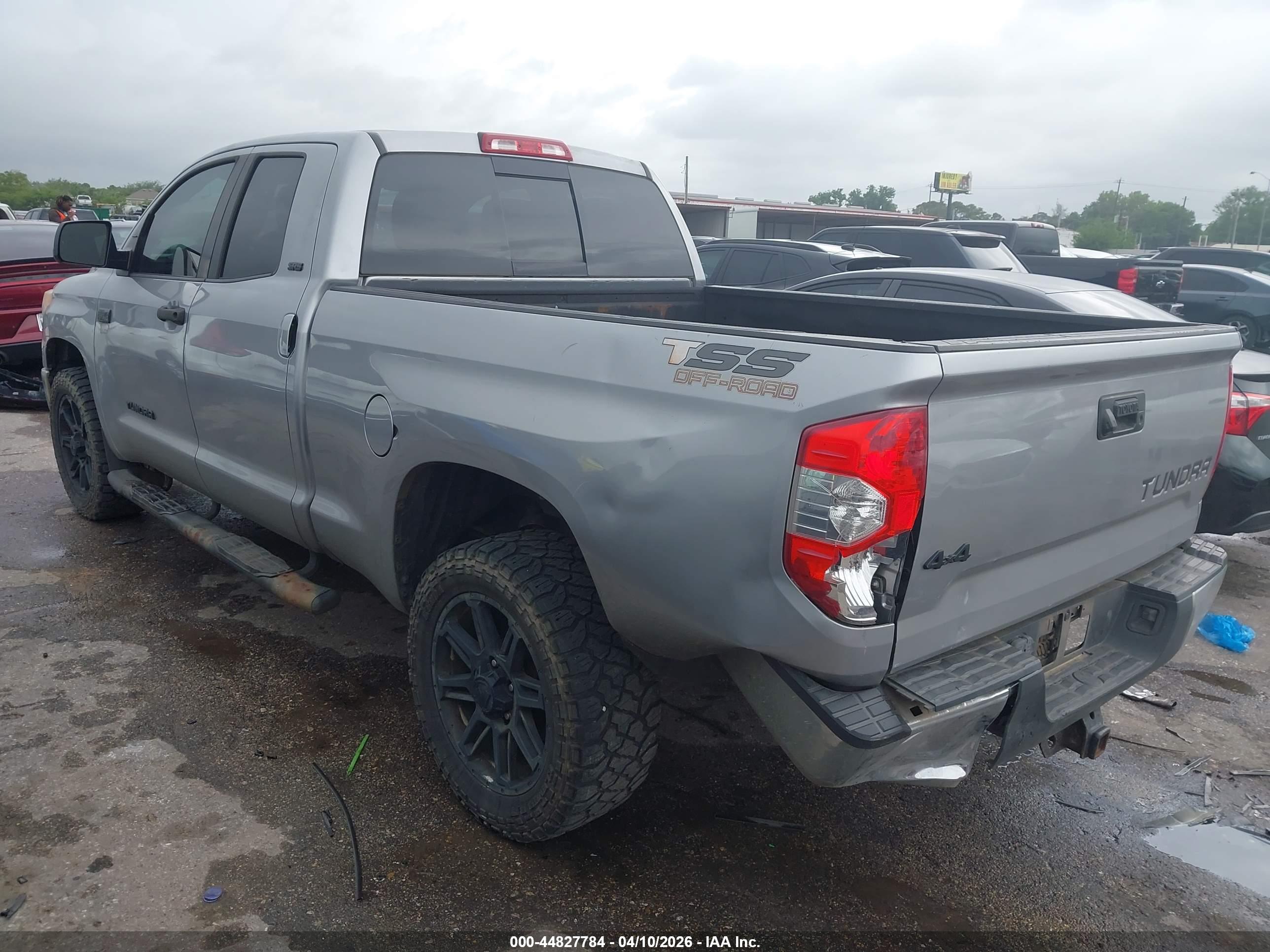 TOYOTA TUNDRA image 3