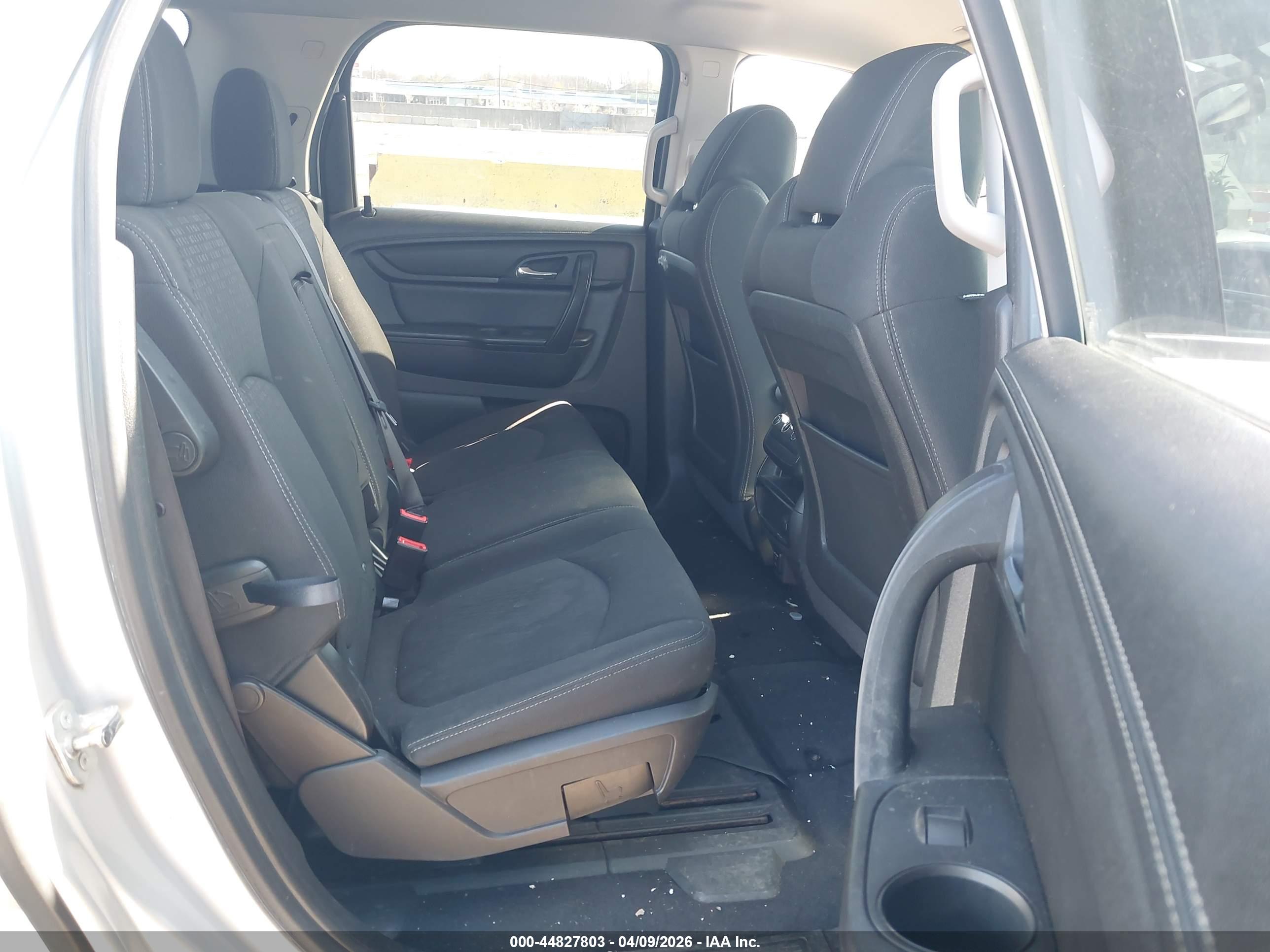 GMC ACADIA image 8