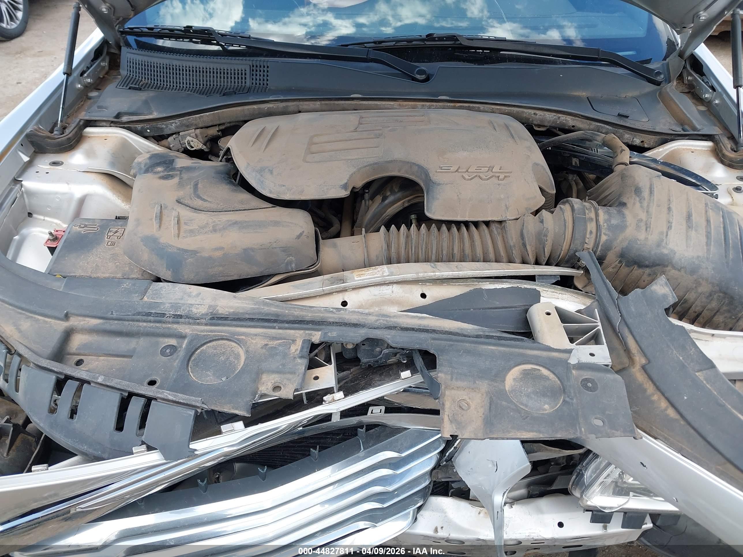 CHRYSLER 300 image 10