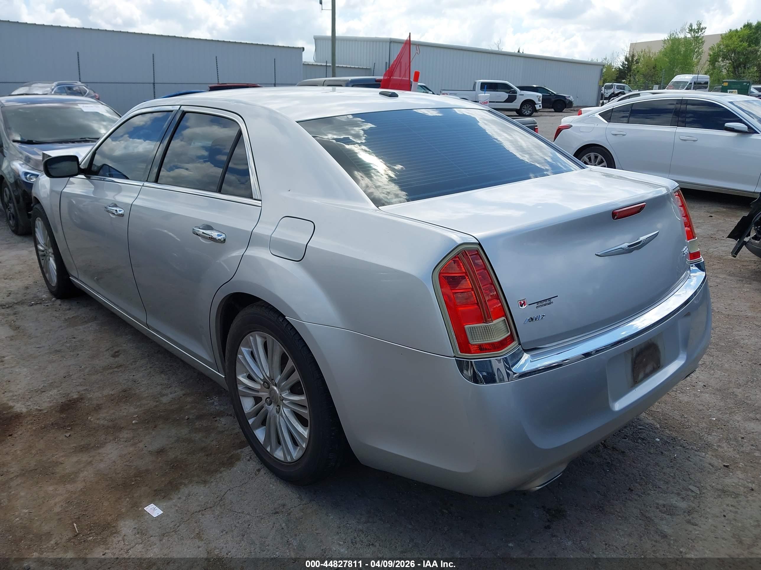 CHRYSLER 300 image 3