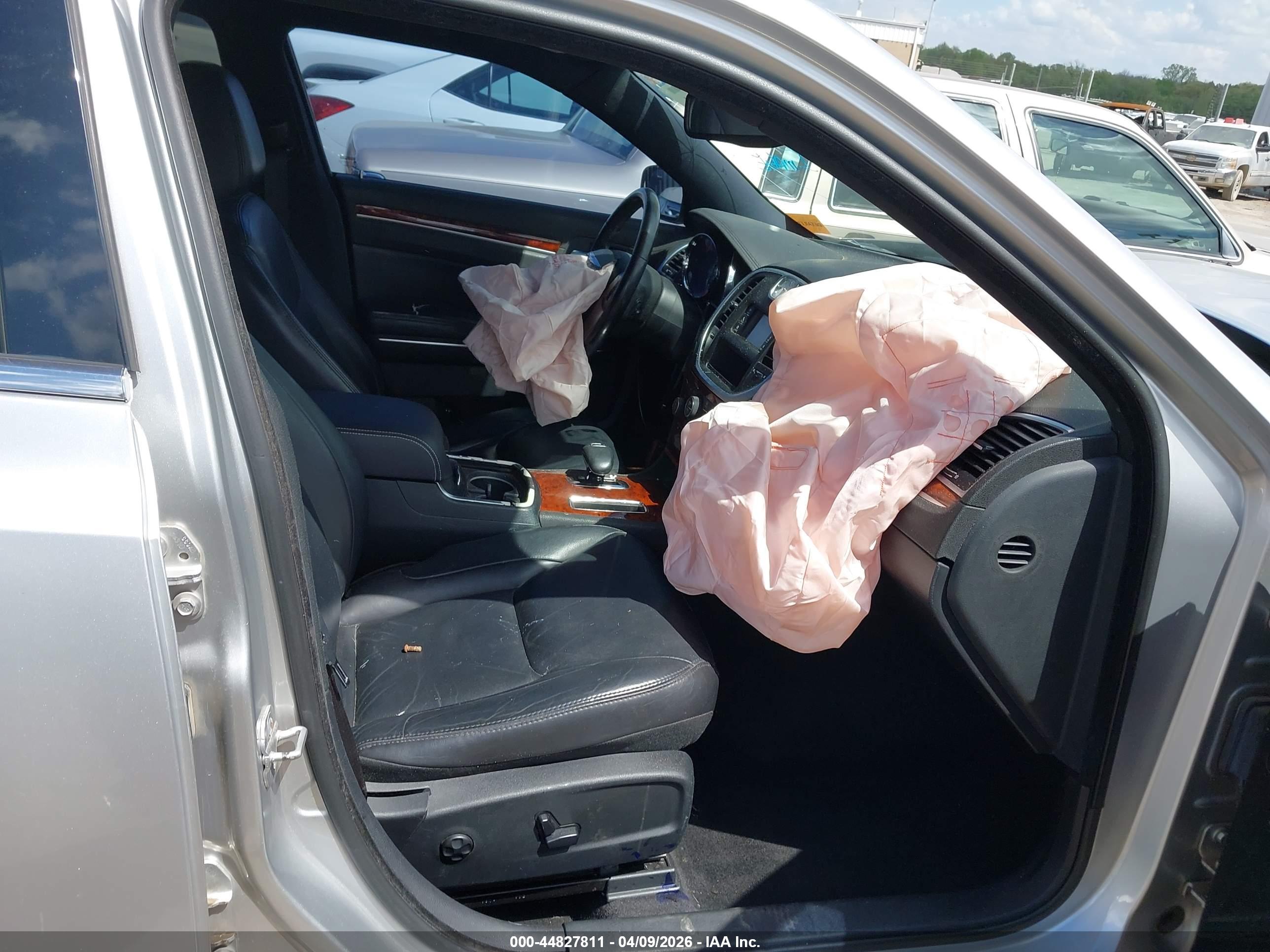 CHRYSLER 300 image 5