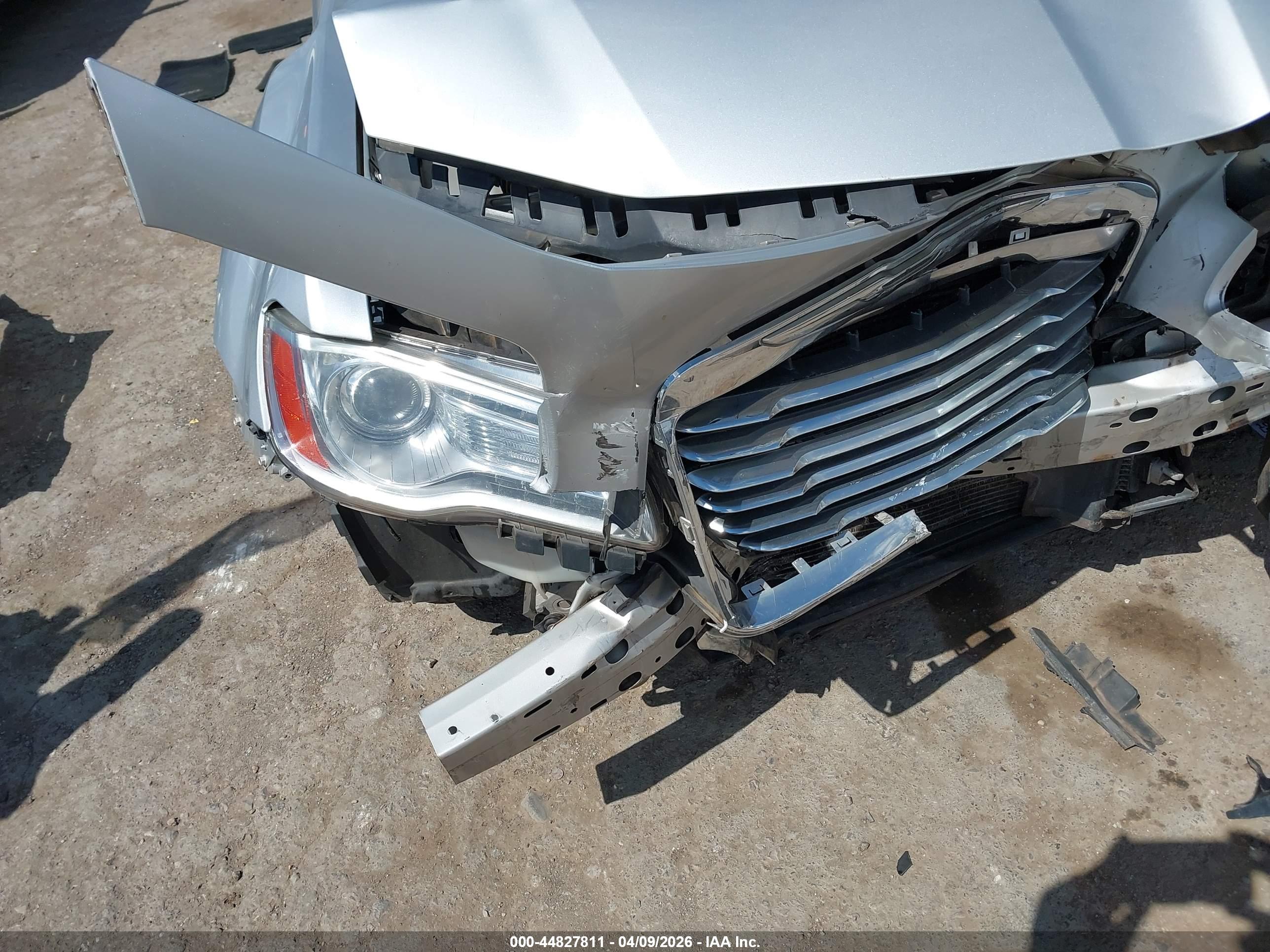 CHRYSLER 300 image 6