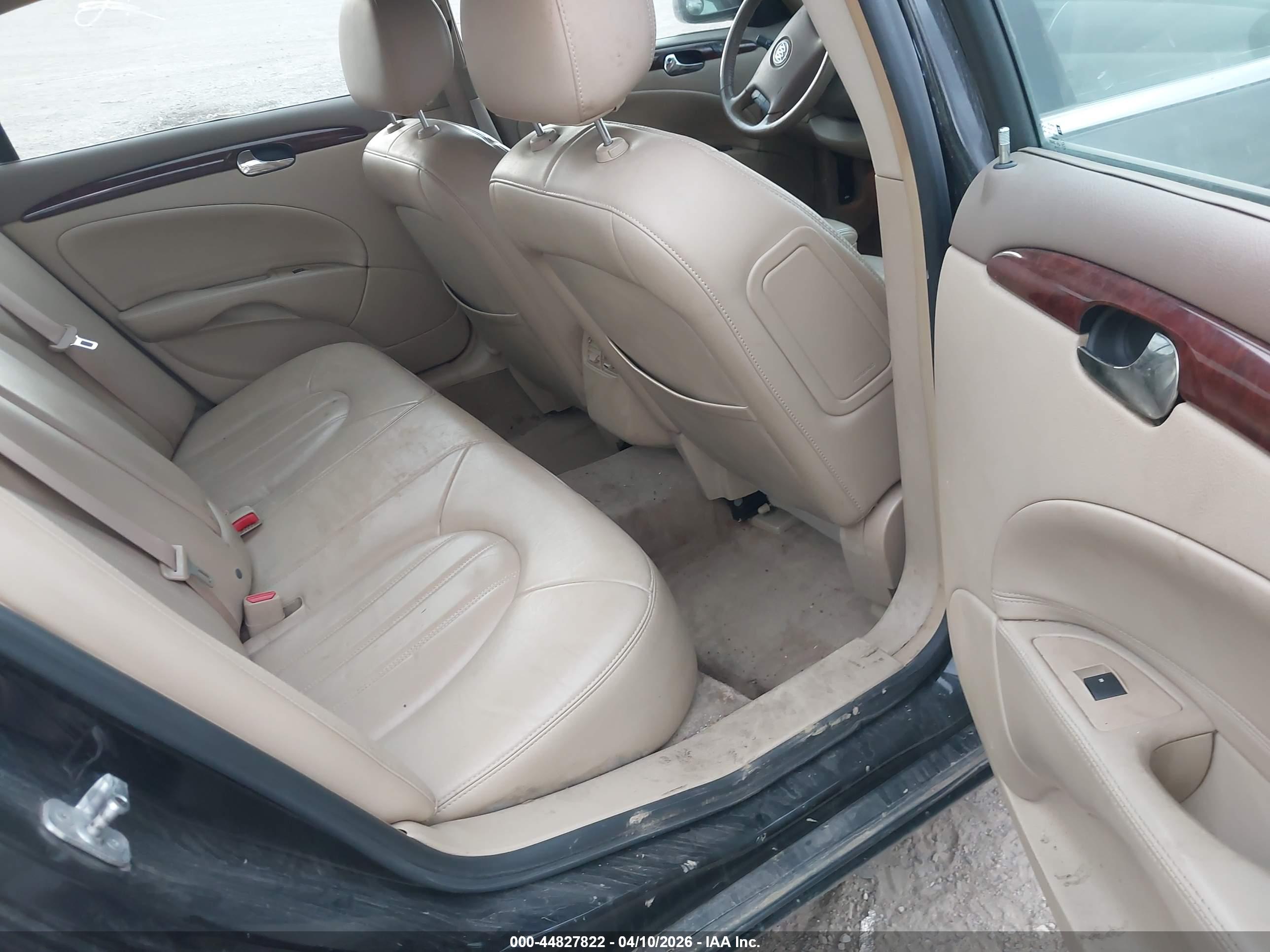 BUICK LUCERNE image 8