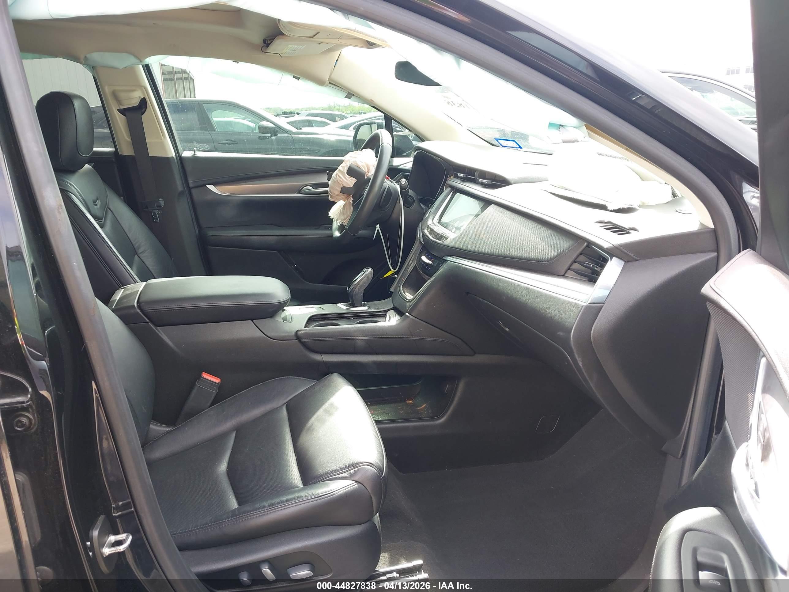 CADILLAC XT5 image 5