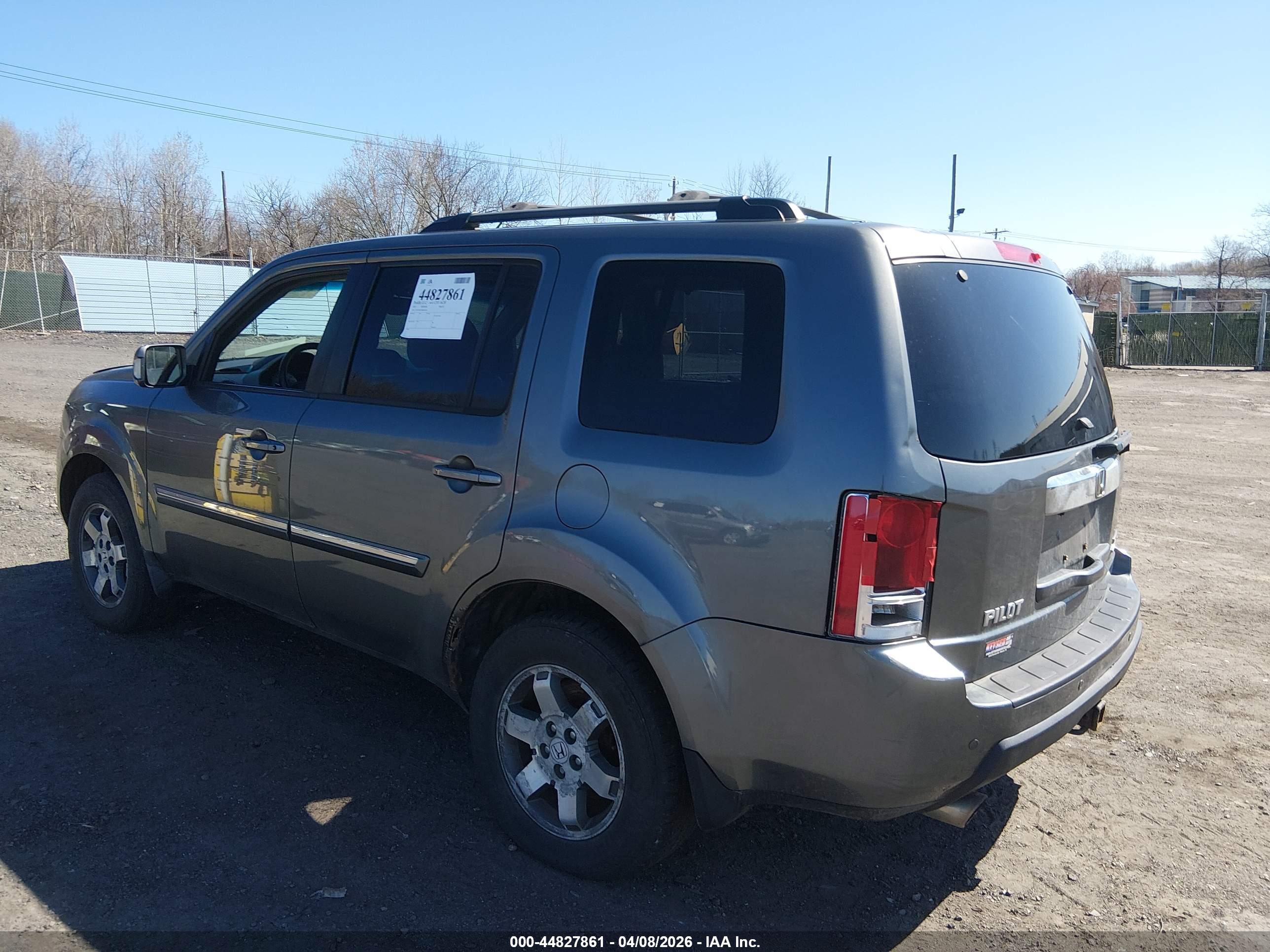 HONDA PILOT image 3