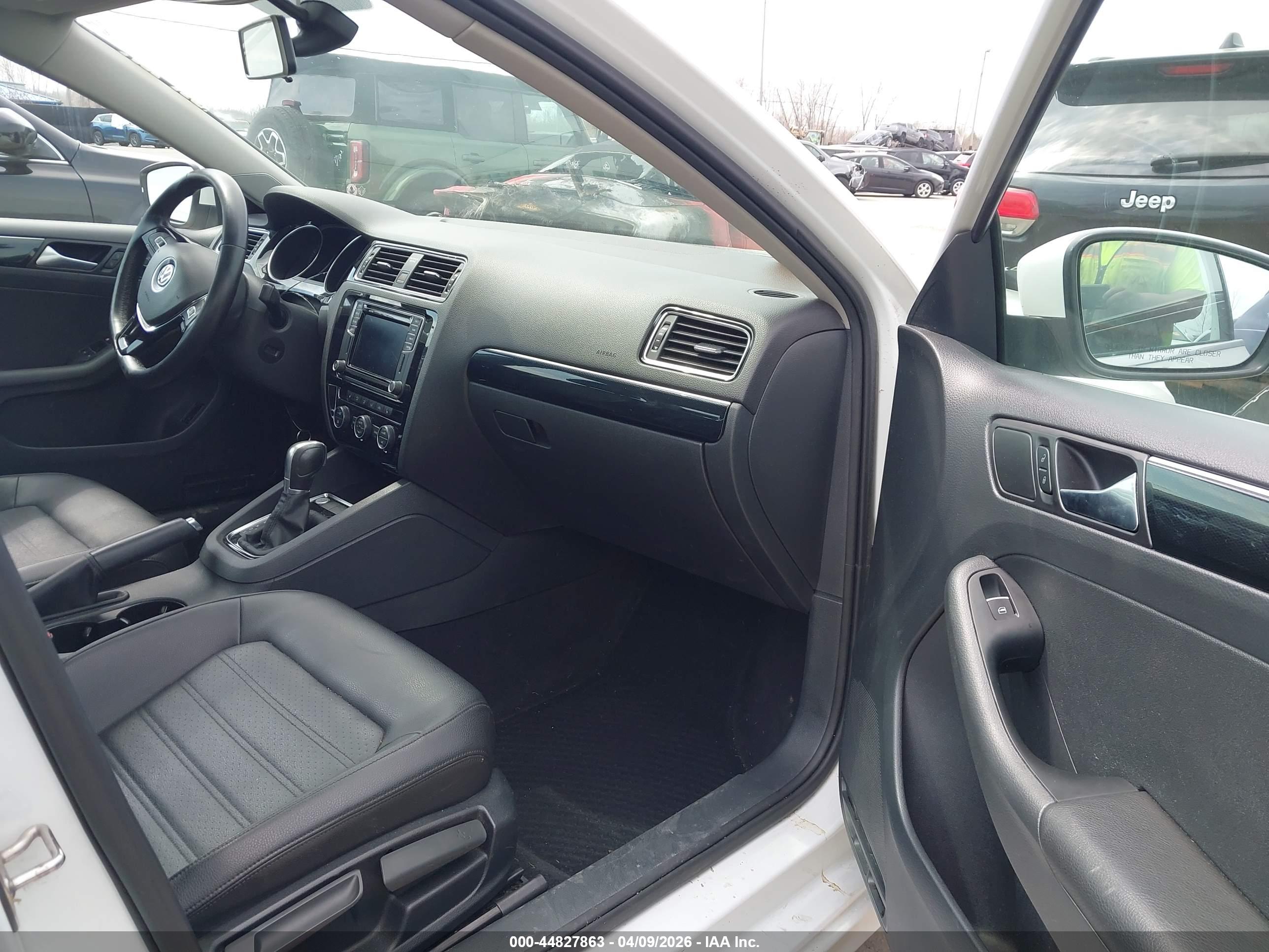 VOLKSWAGEN JETTA image 5