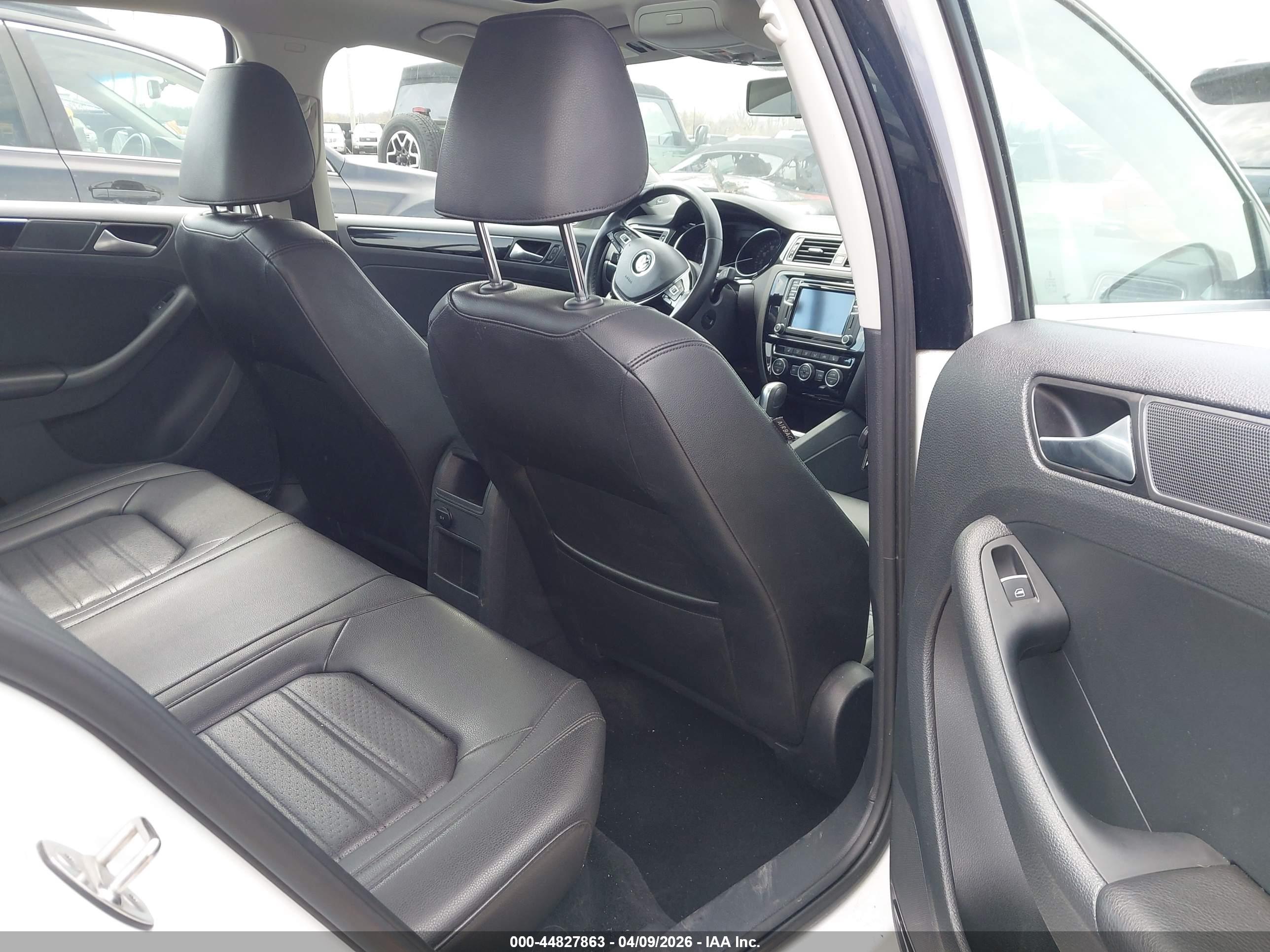 VOLKSWAGEN JETTA image 8