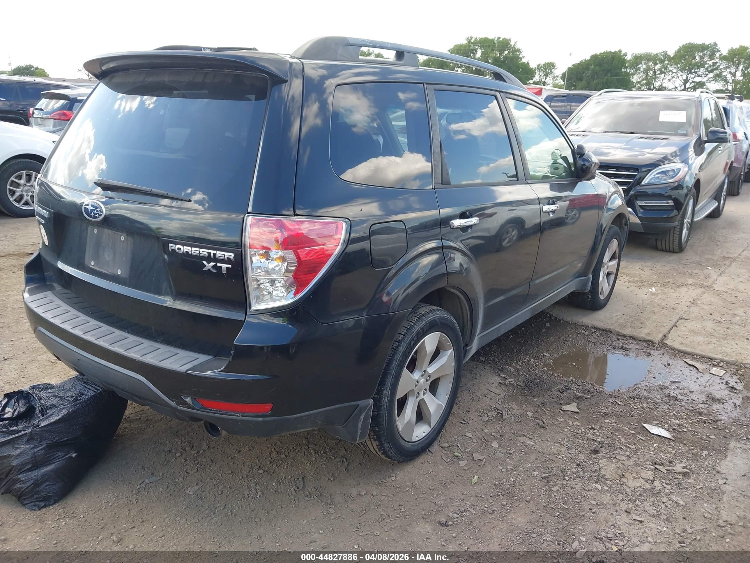 SUBARU FORESTER image 4