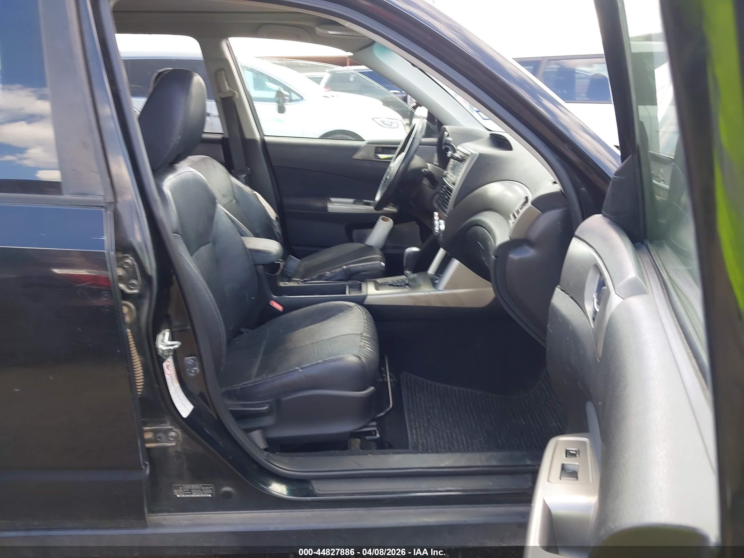 SUBARU FORESTER image 5