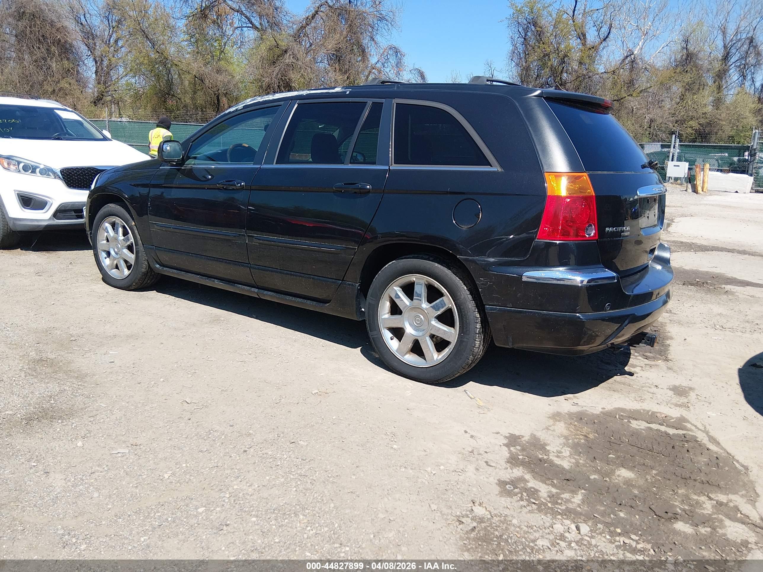 CHRYSLER PACIFICA image 3