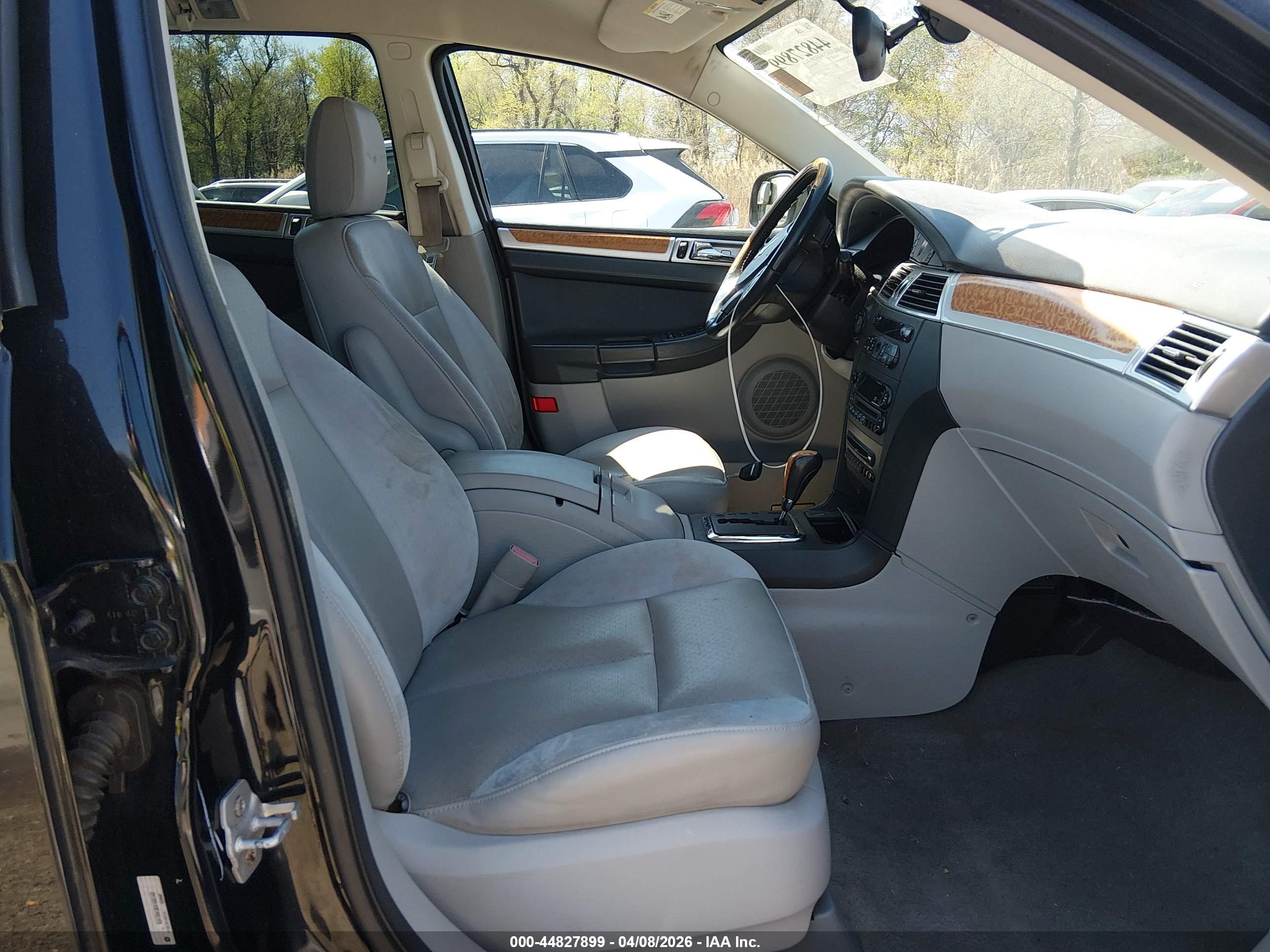 CHRYSLER PACIFICA image 5