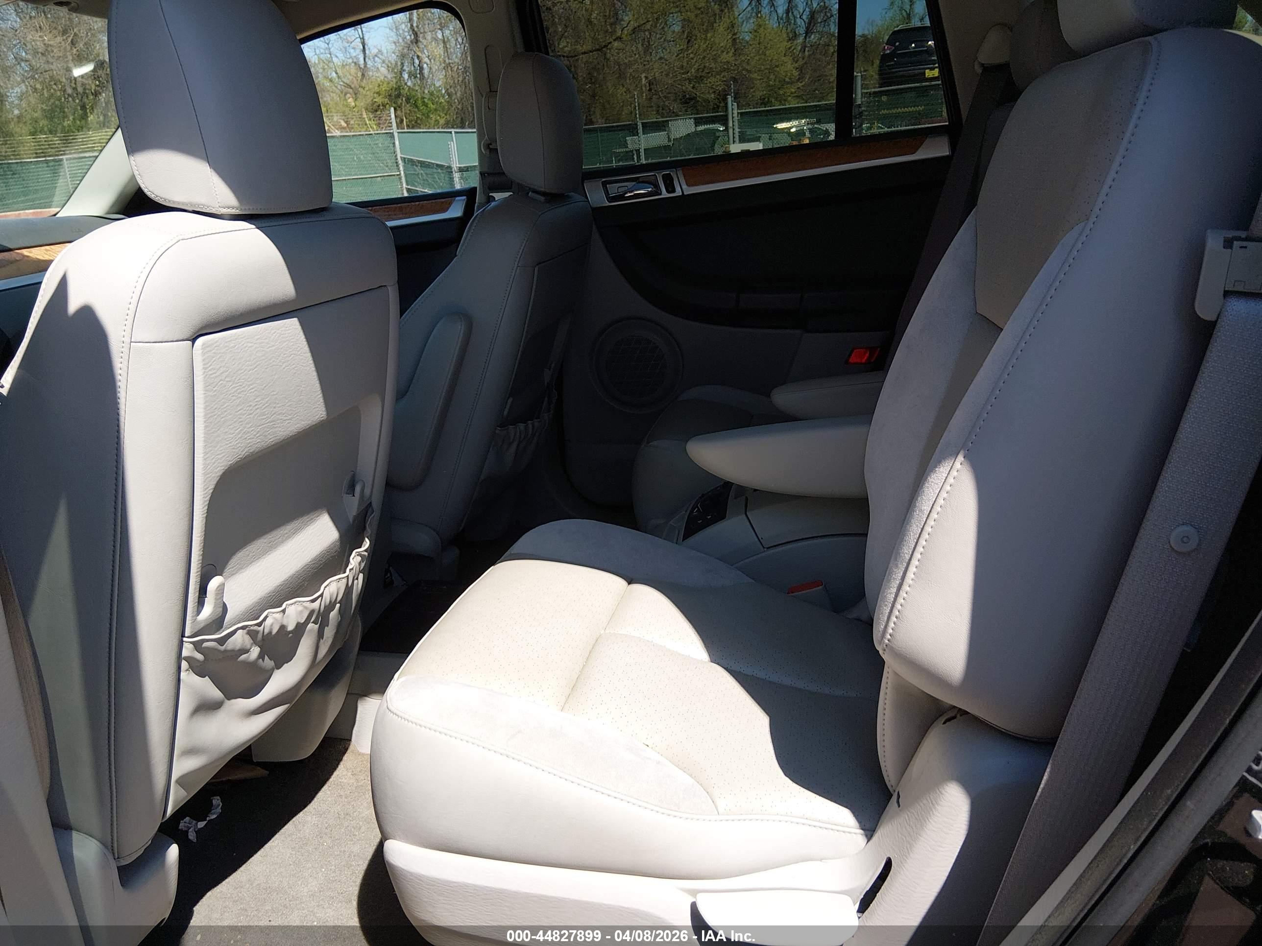 CHRYSLER PACIFICA image 8