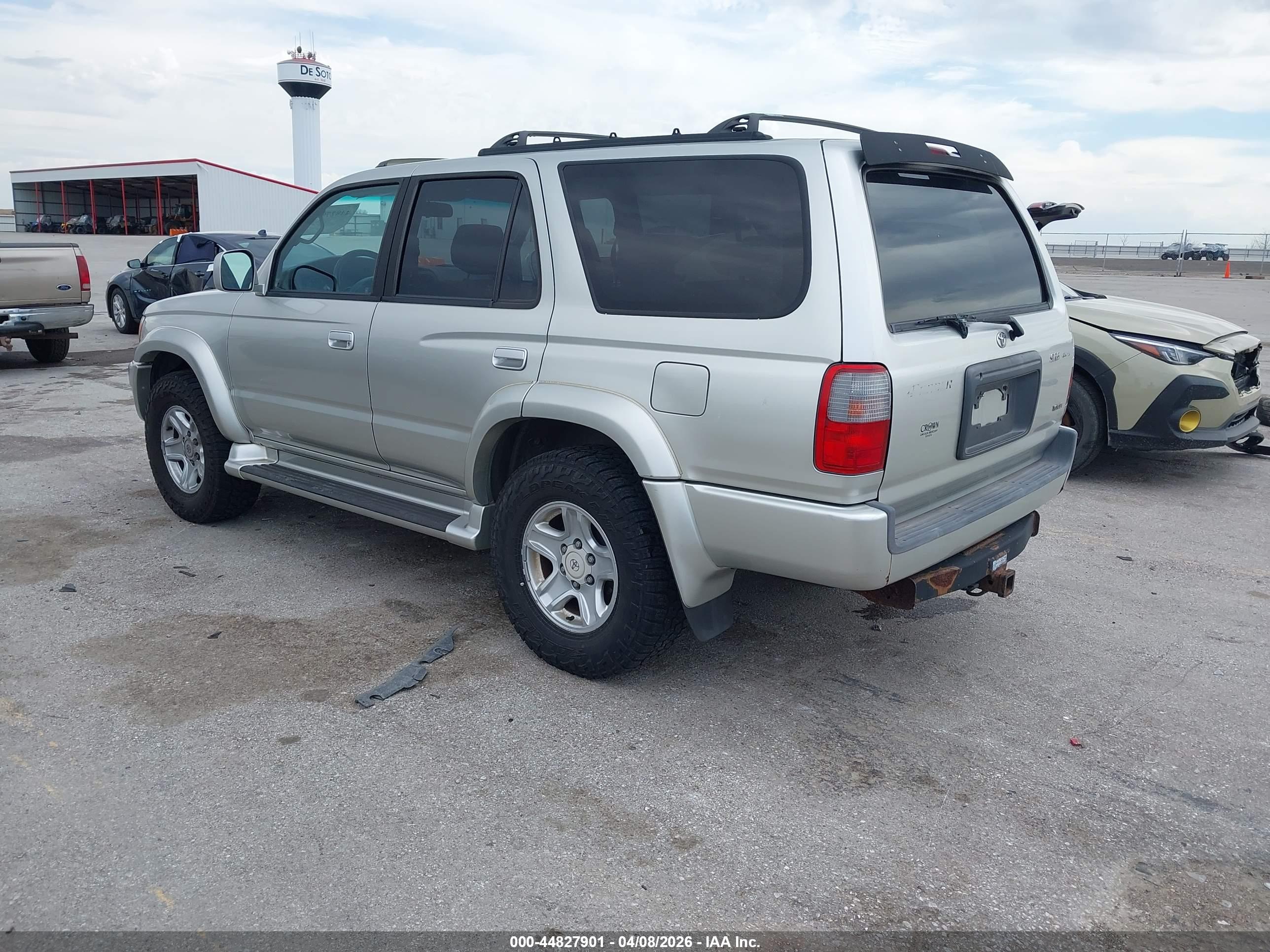 TOYOTA 4RUNNER image 3