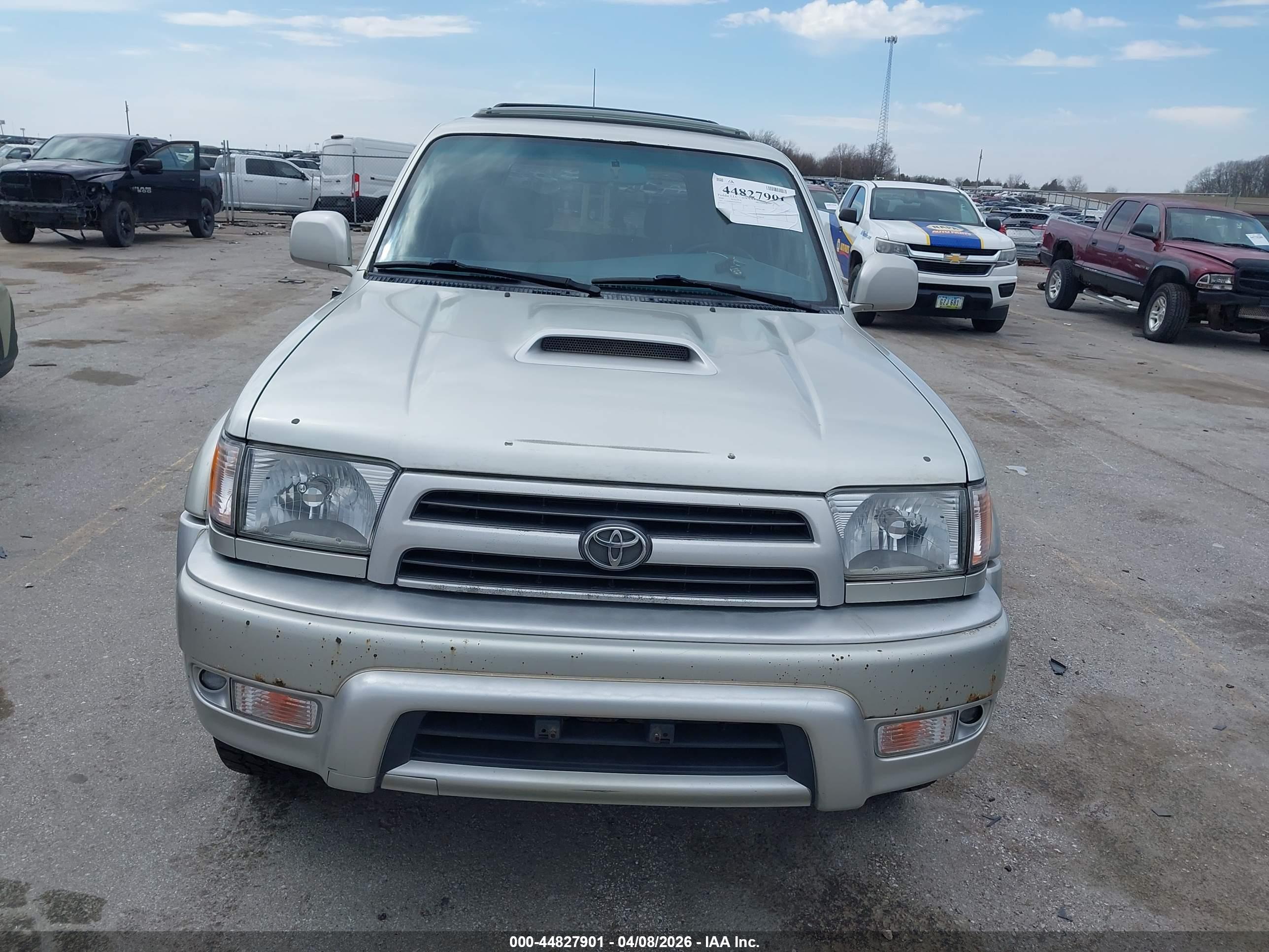 TOYOTA 4RUNNER image 6