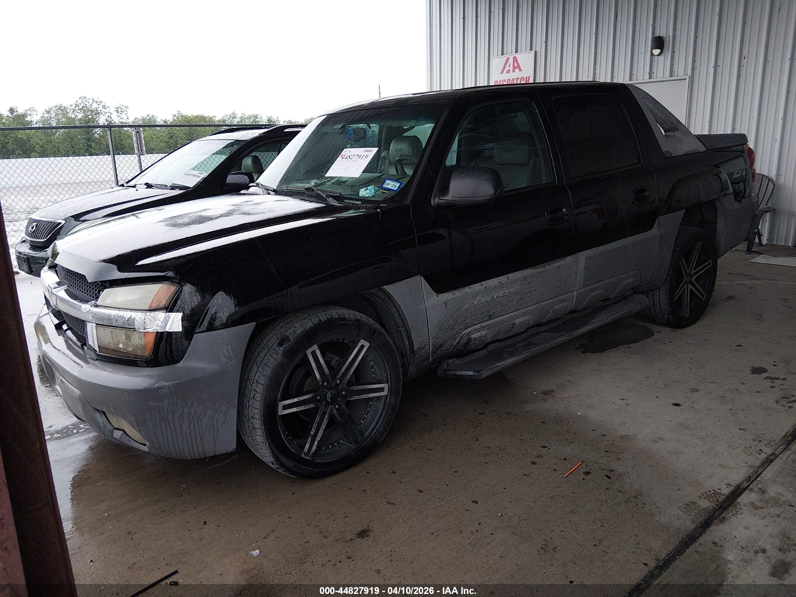CHEVROLET AVALANCHE image 2