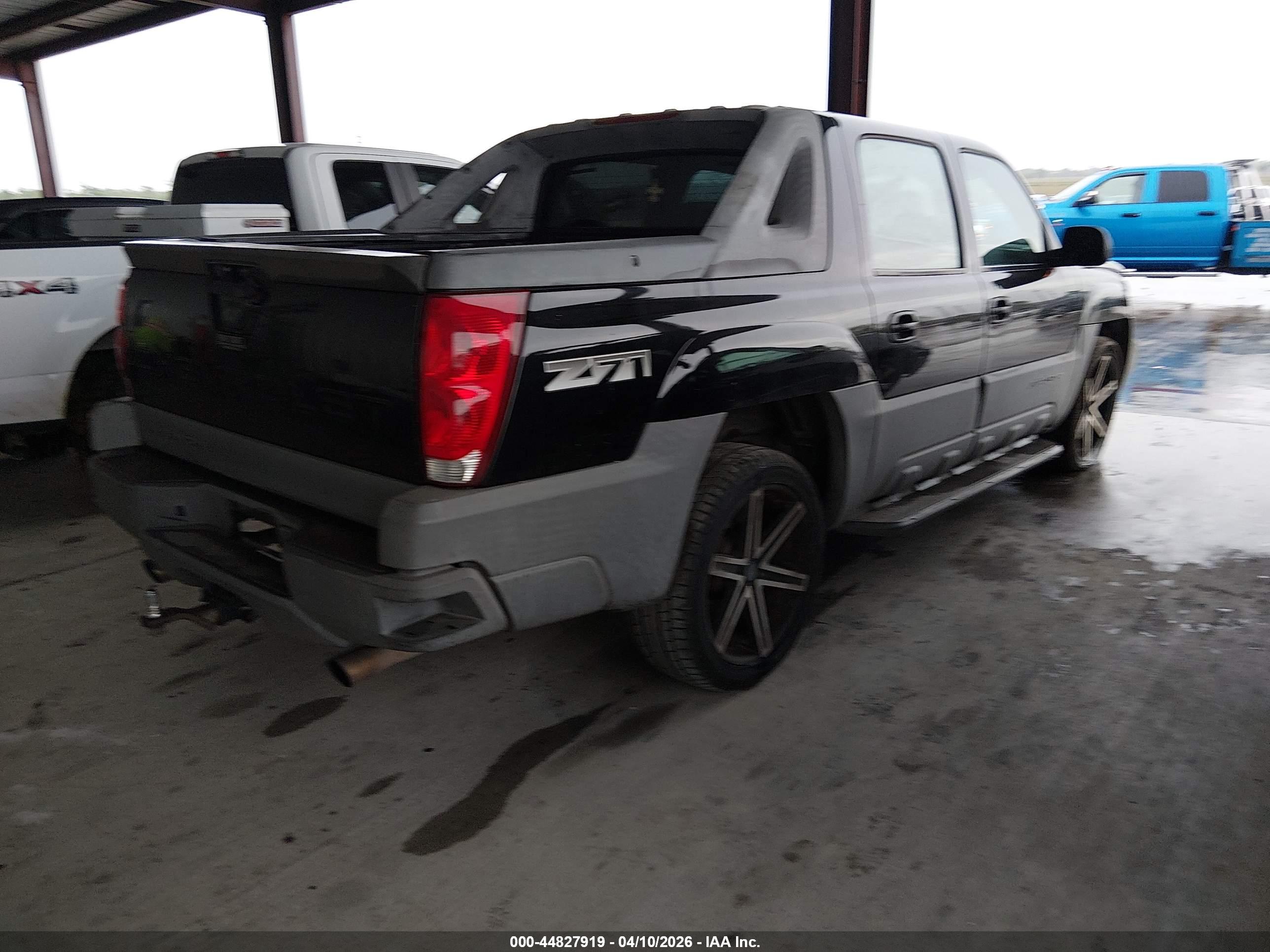 CHEVROLET AVALANCHE image 4