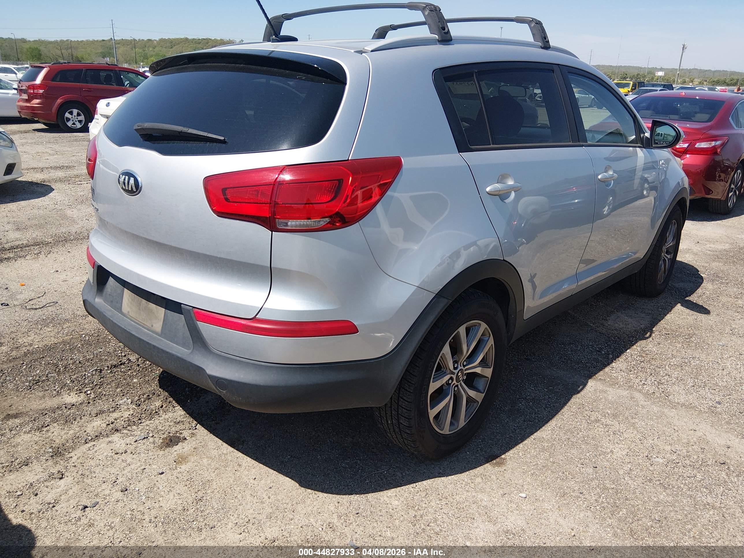 KIA SPORTAGE image 4