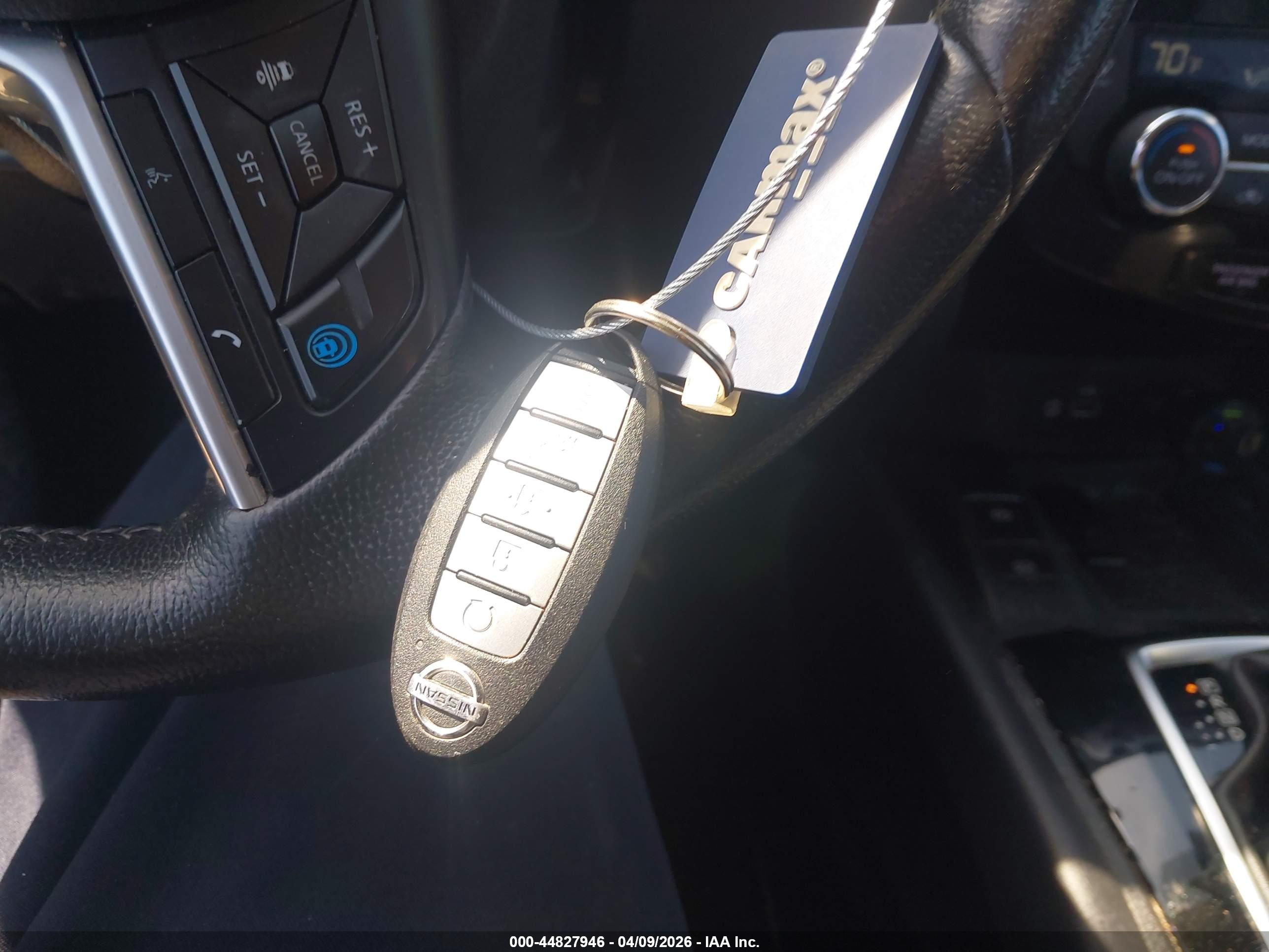 NISSAN ROGUE image 11
