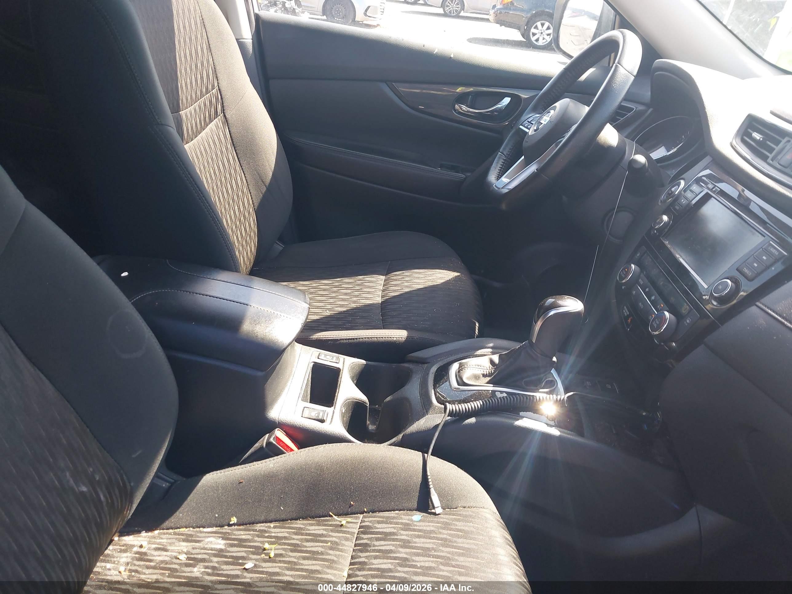 NISSAN ROGUE image 5