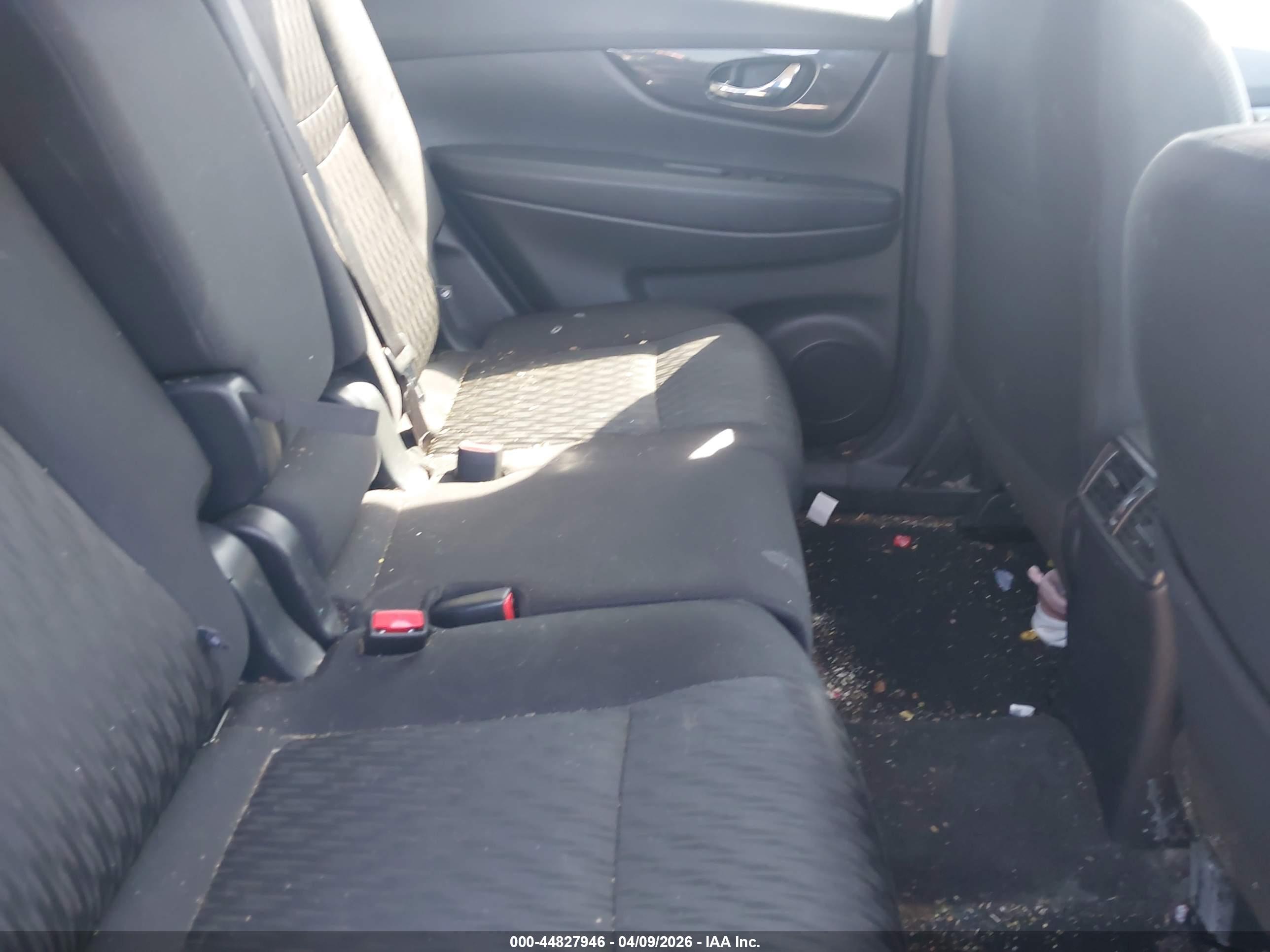 NISSAN ROGUE image 8