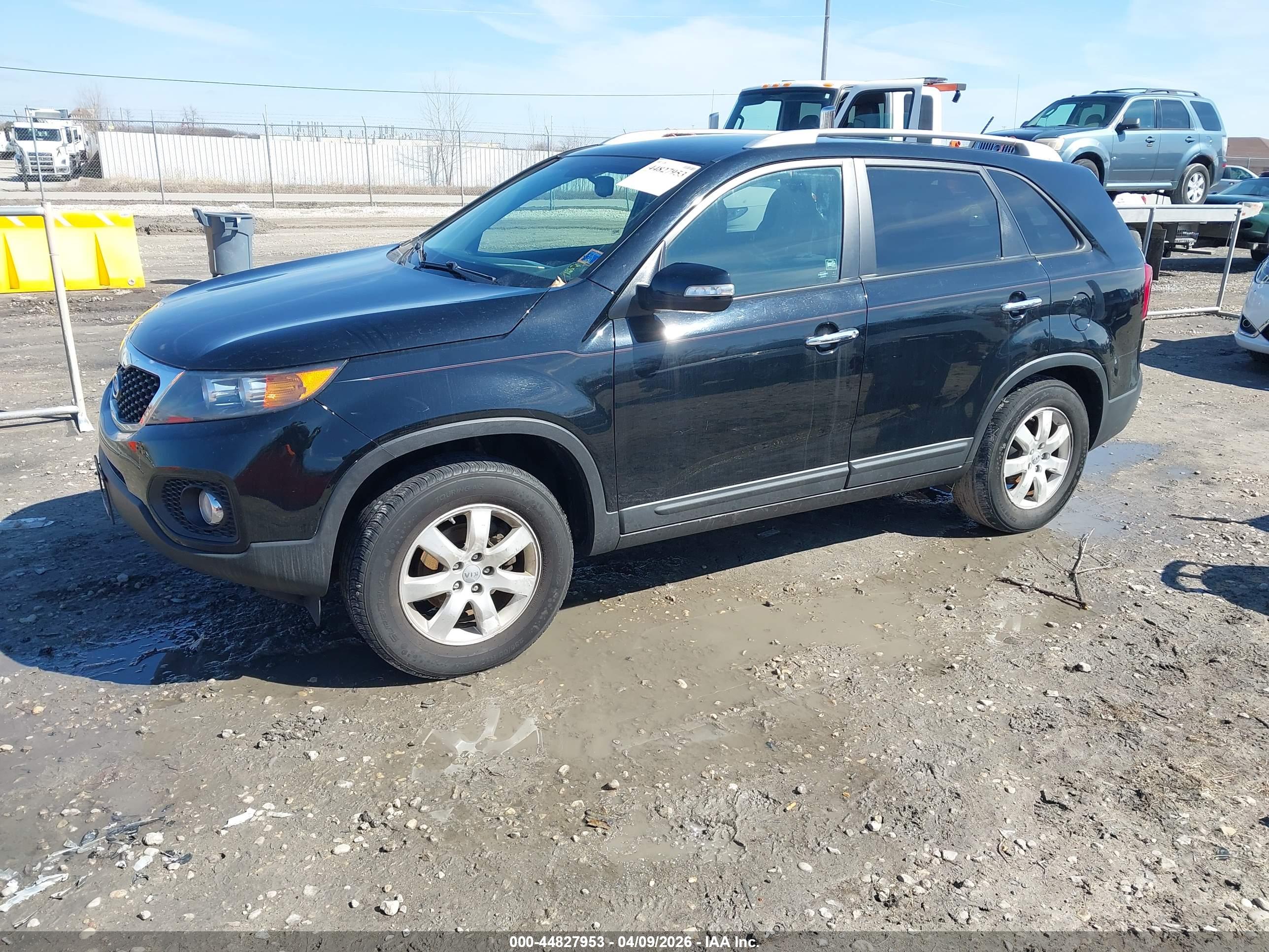 KIA SORENTO image 2