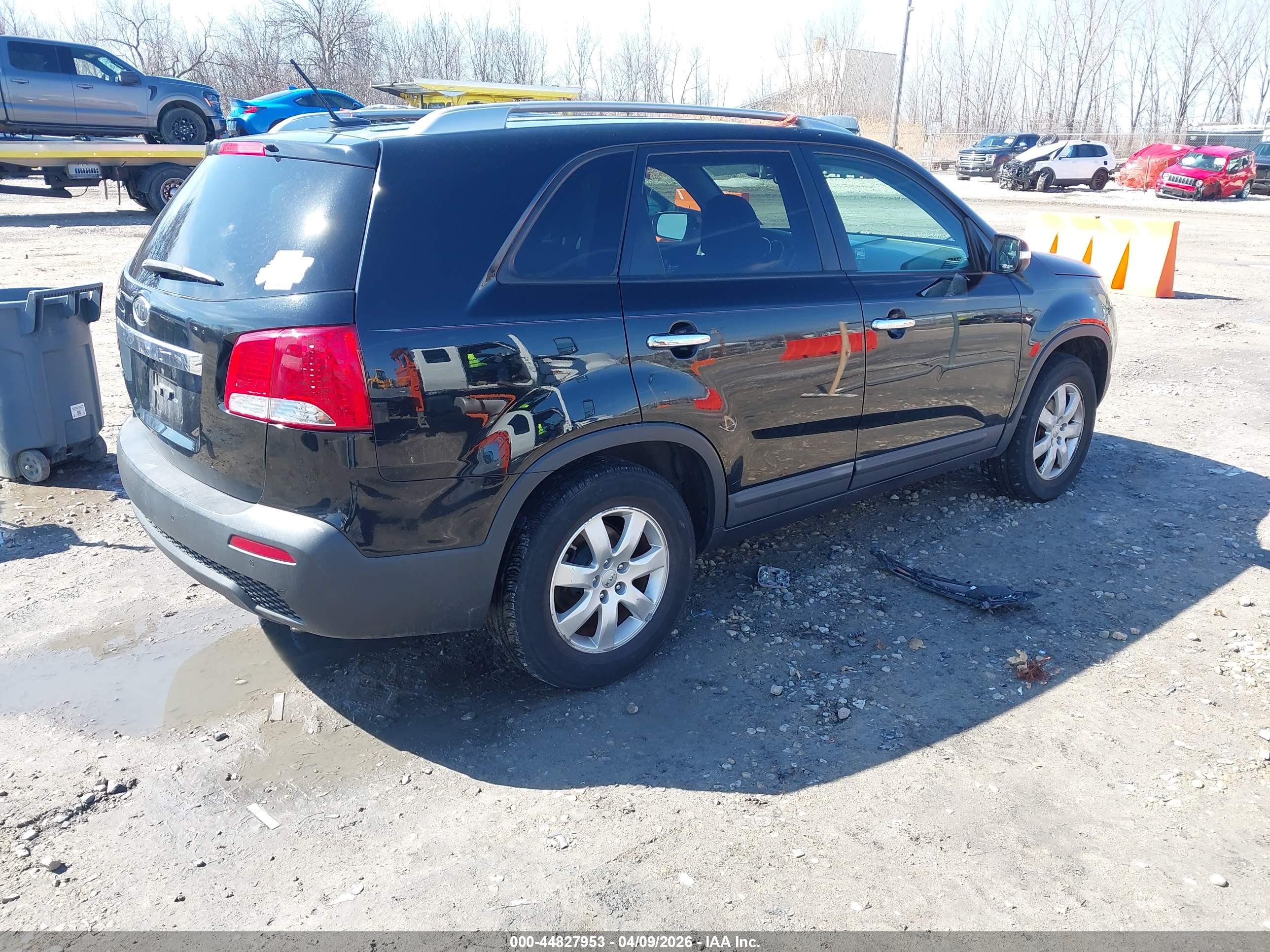 KIA SORENTO image 4