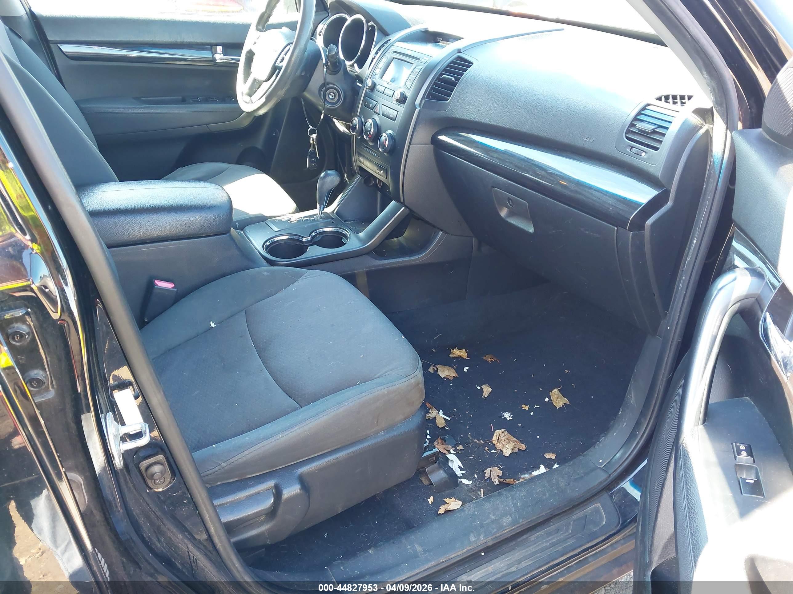 KIA SORENTO image 5