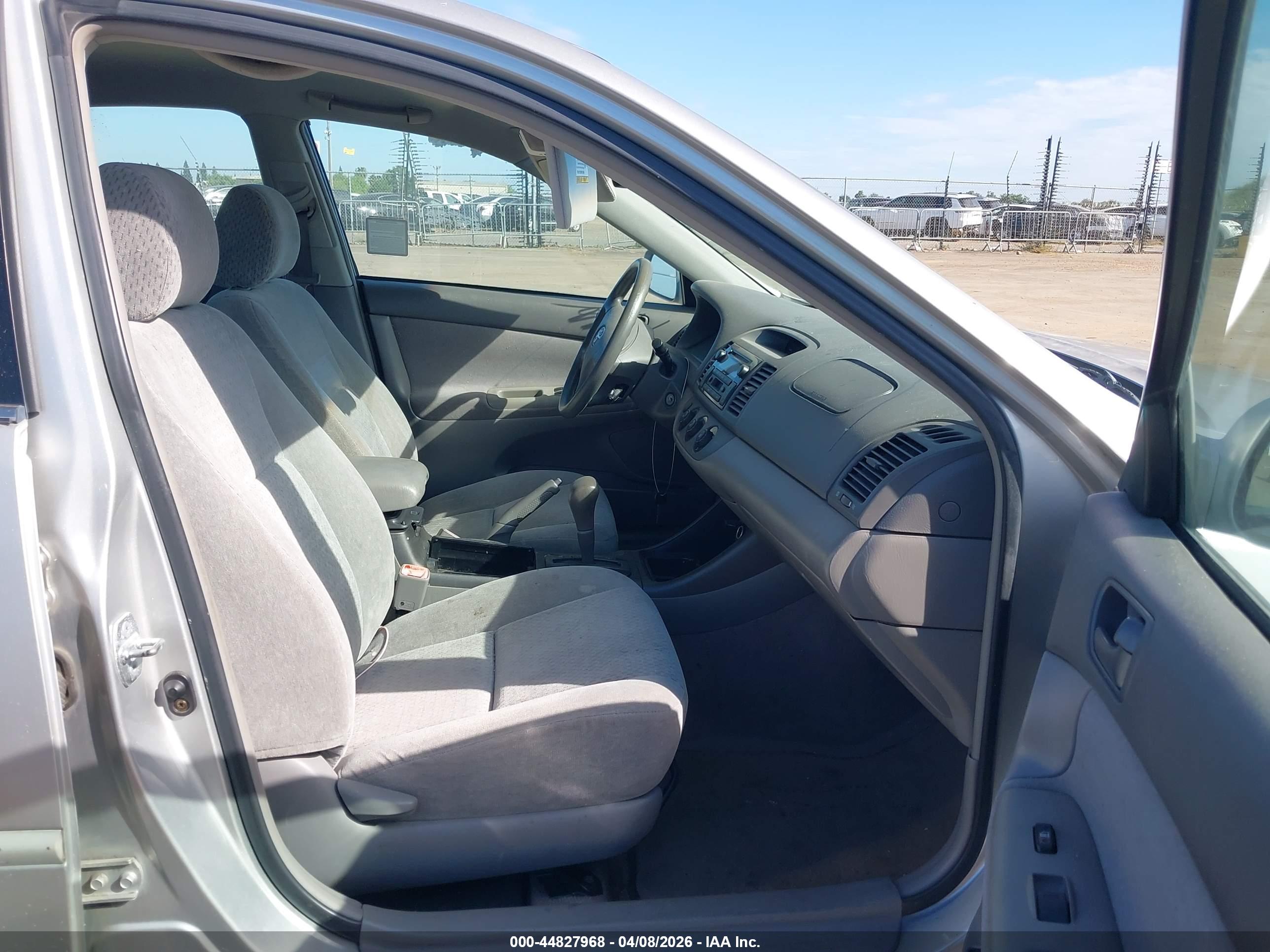 TOYOTA CAMRY image 5