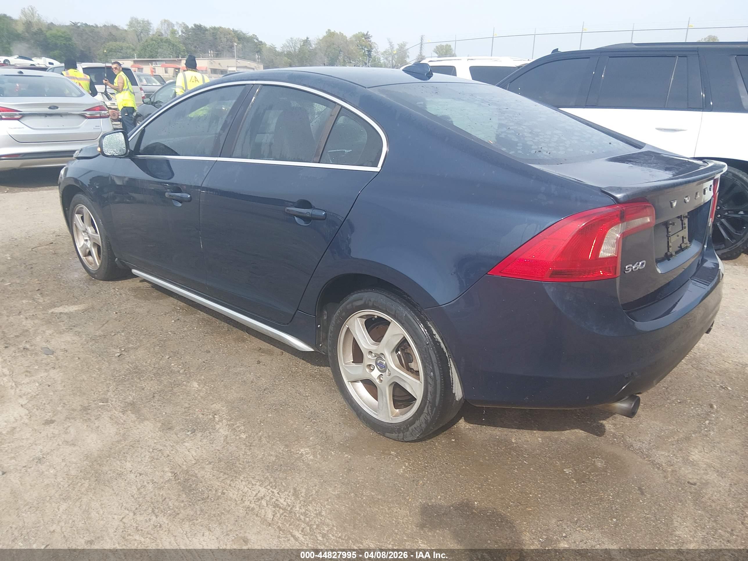 VOLVO S60 image 3