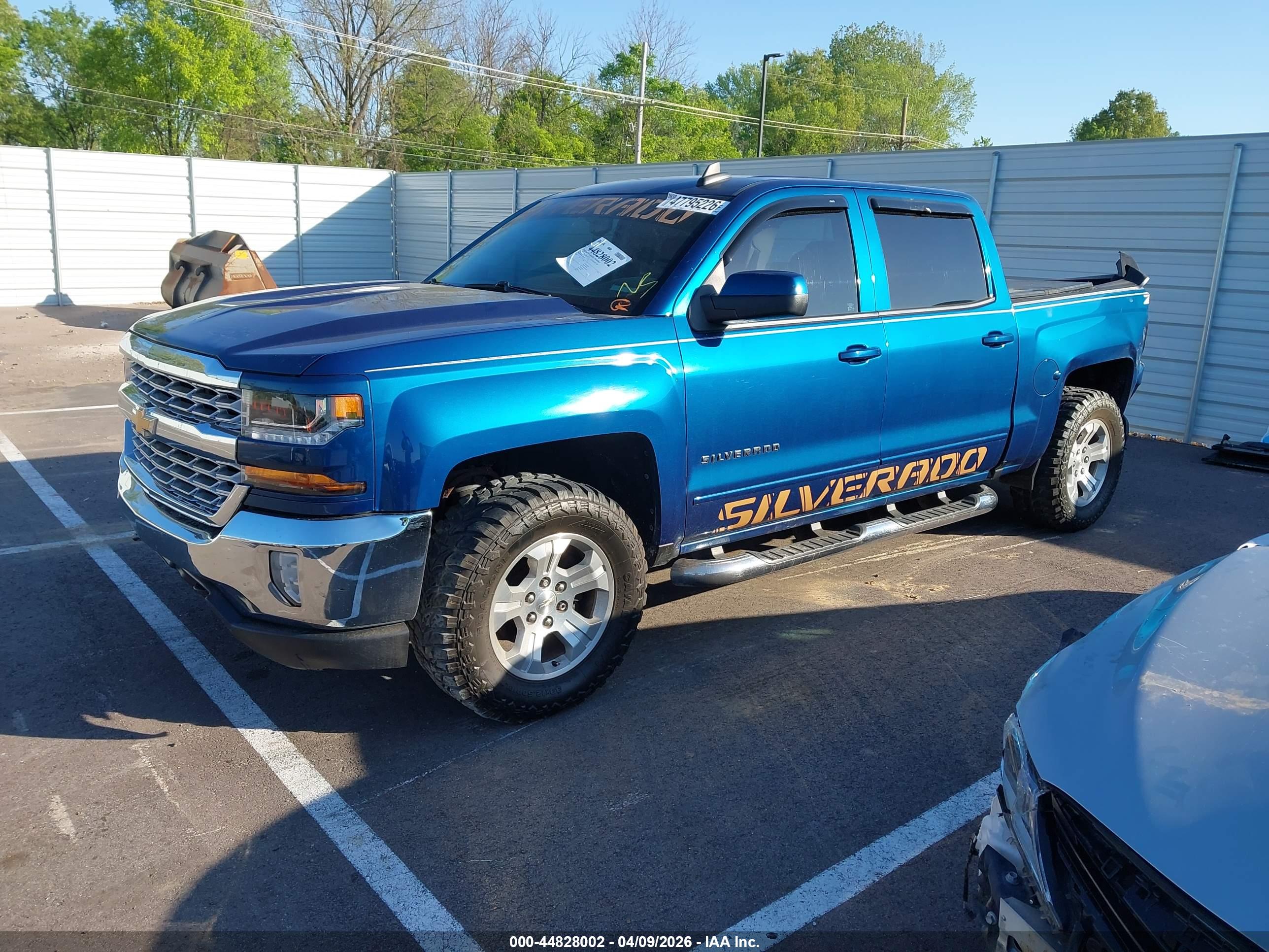CHEVROLET SILVERADO image 2