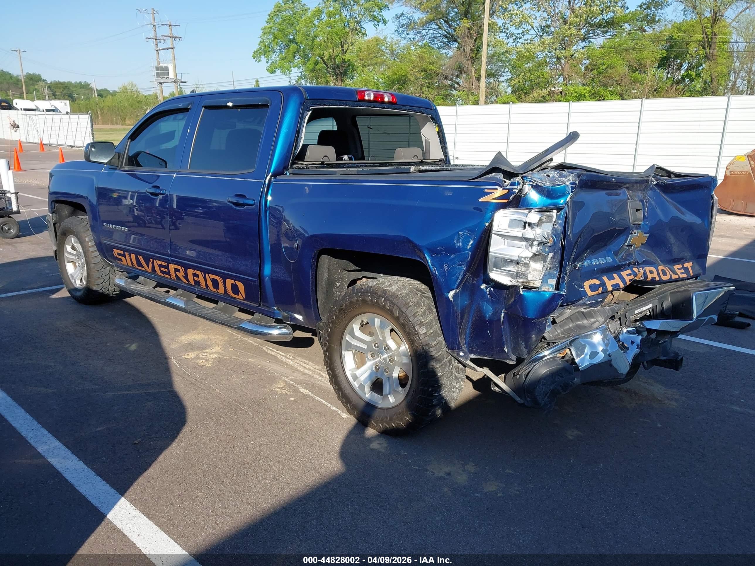 CHEVROLET SILVERADO image 3