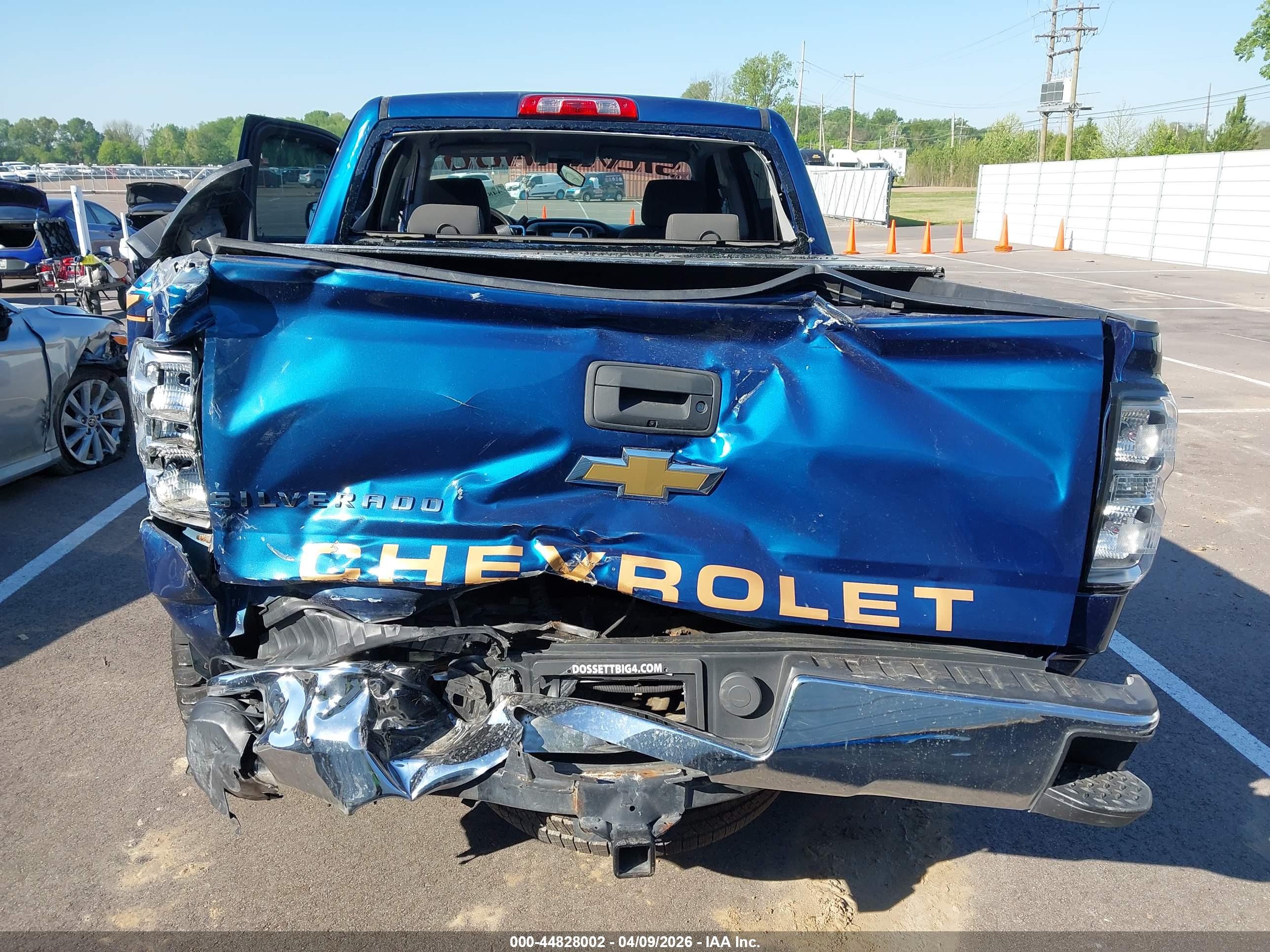CHEVROLET SILVERADO image 6