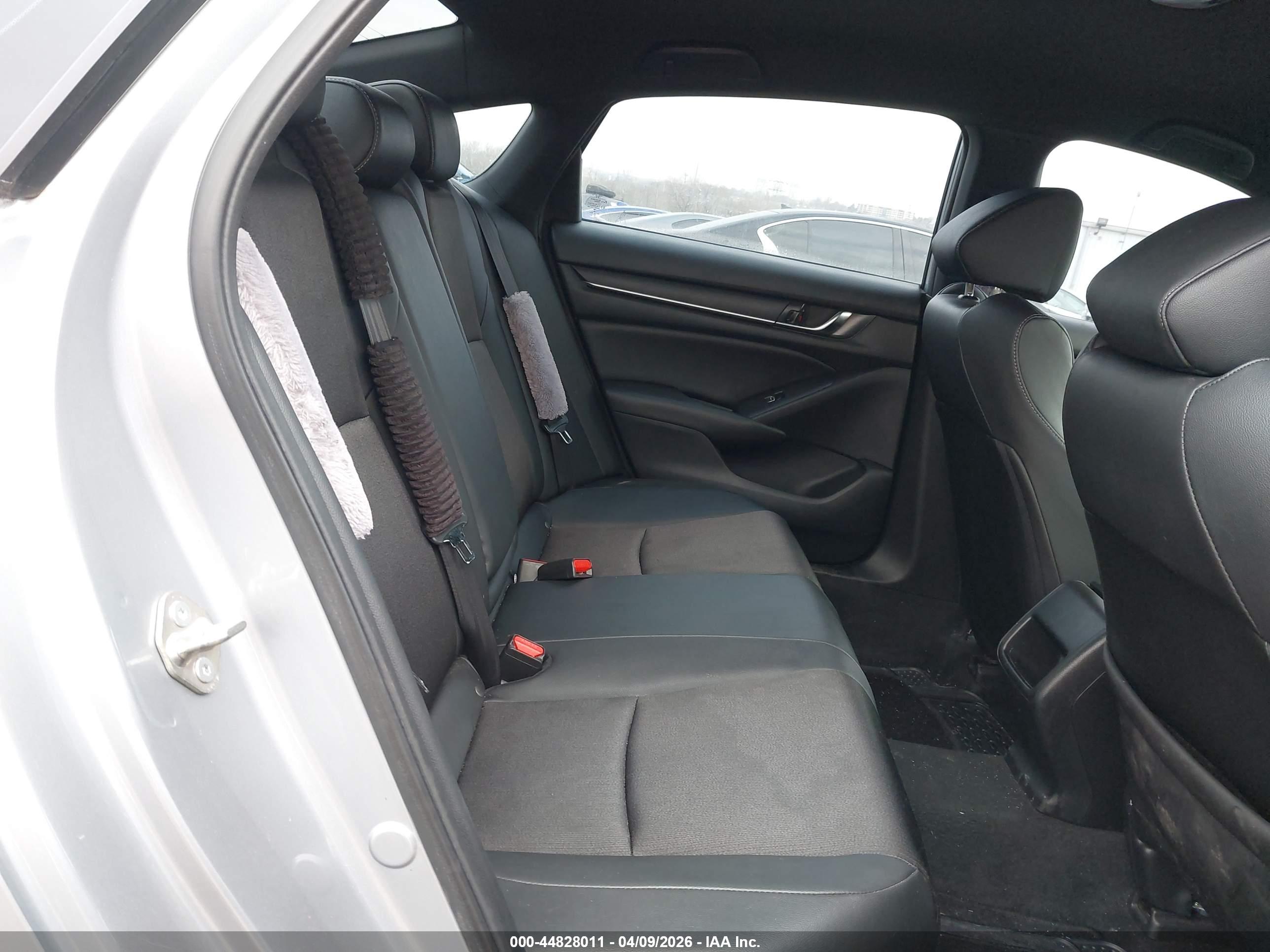 HONDA ACCORD image 8
