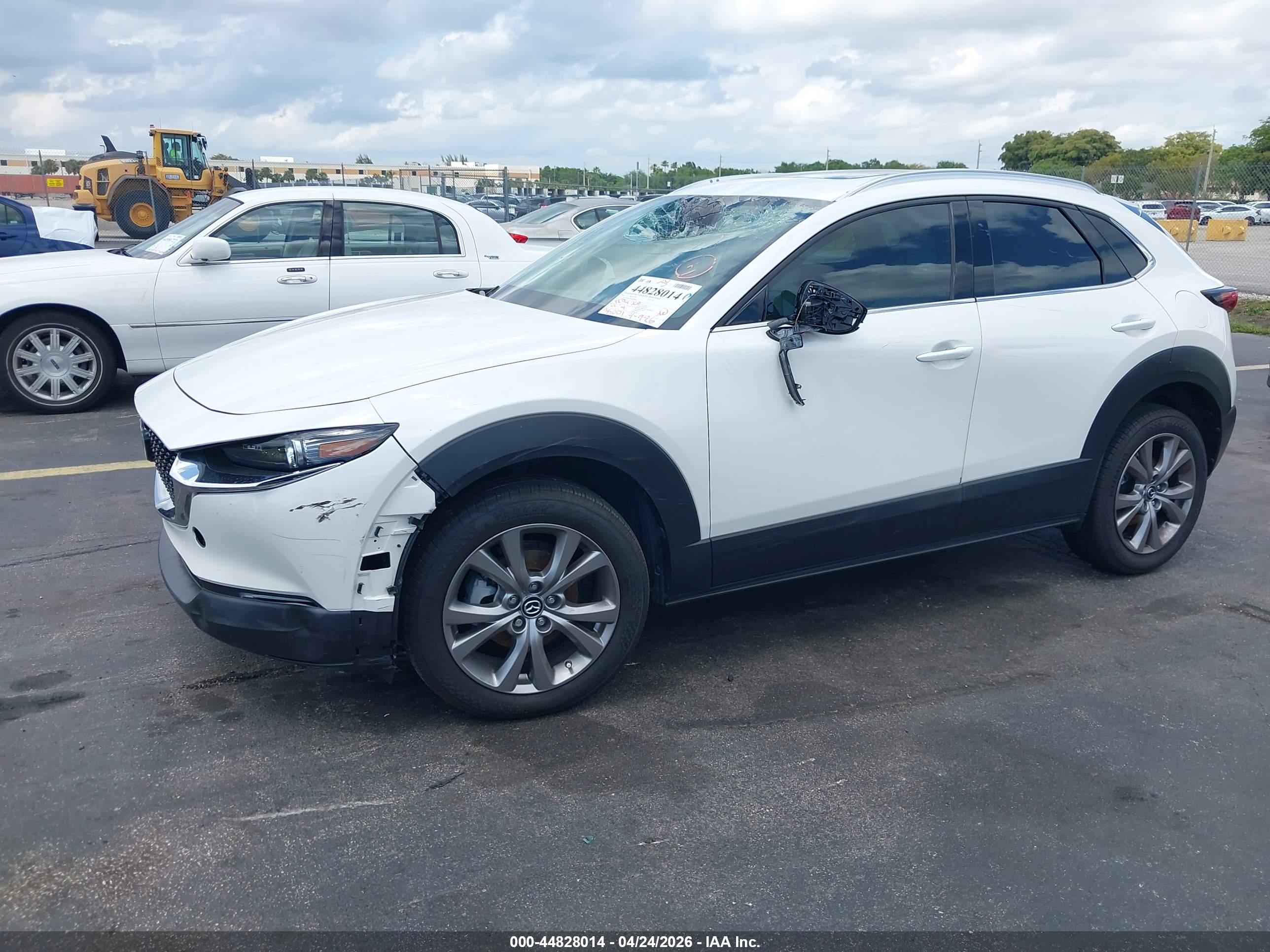 MAZDA CX-30 image 2