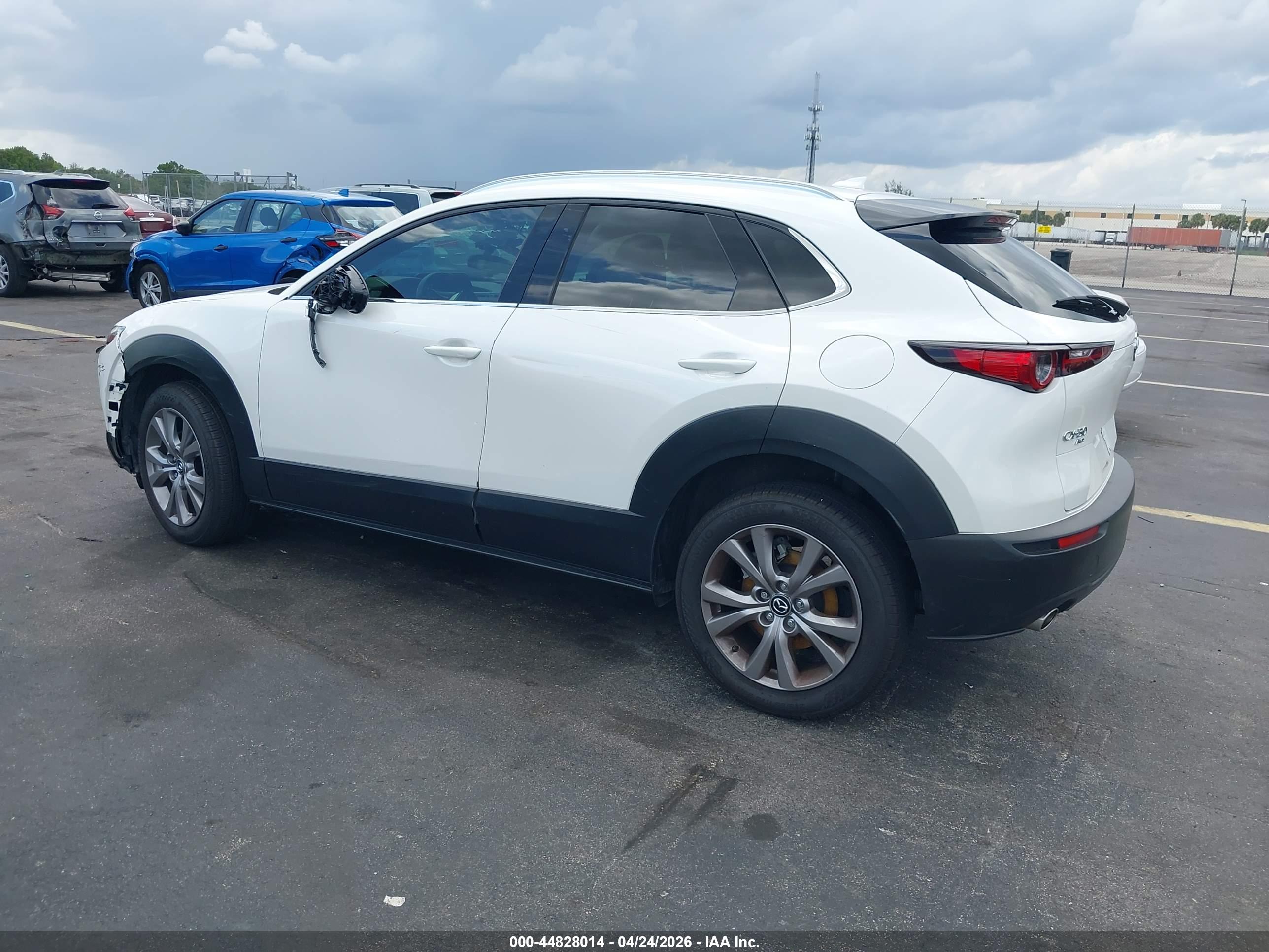 MAZDA CX-30 image 3