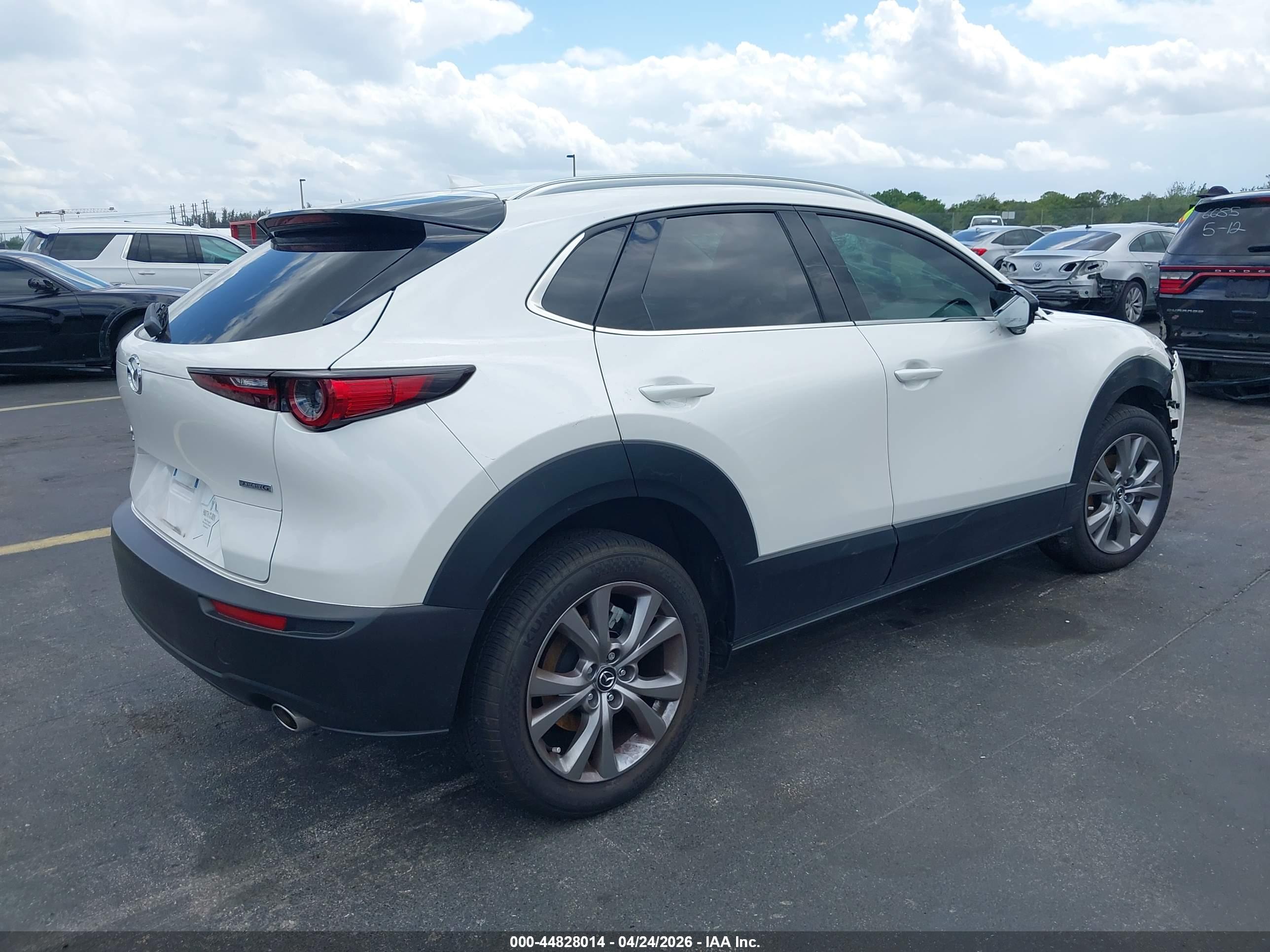 MAZDA CX-30 image 4
