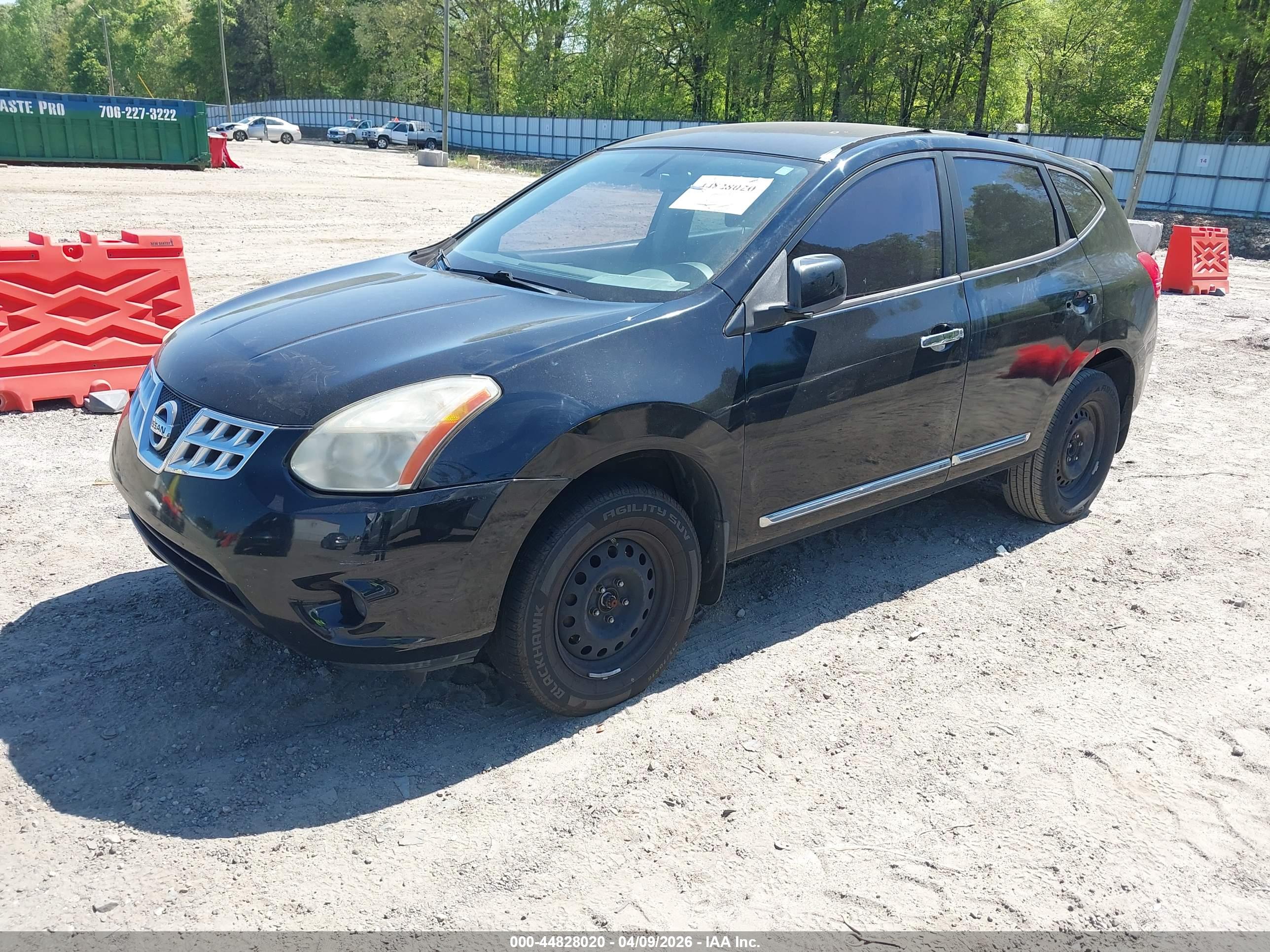 NISSAN ROGUE image 2