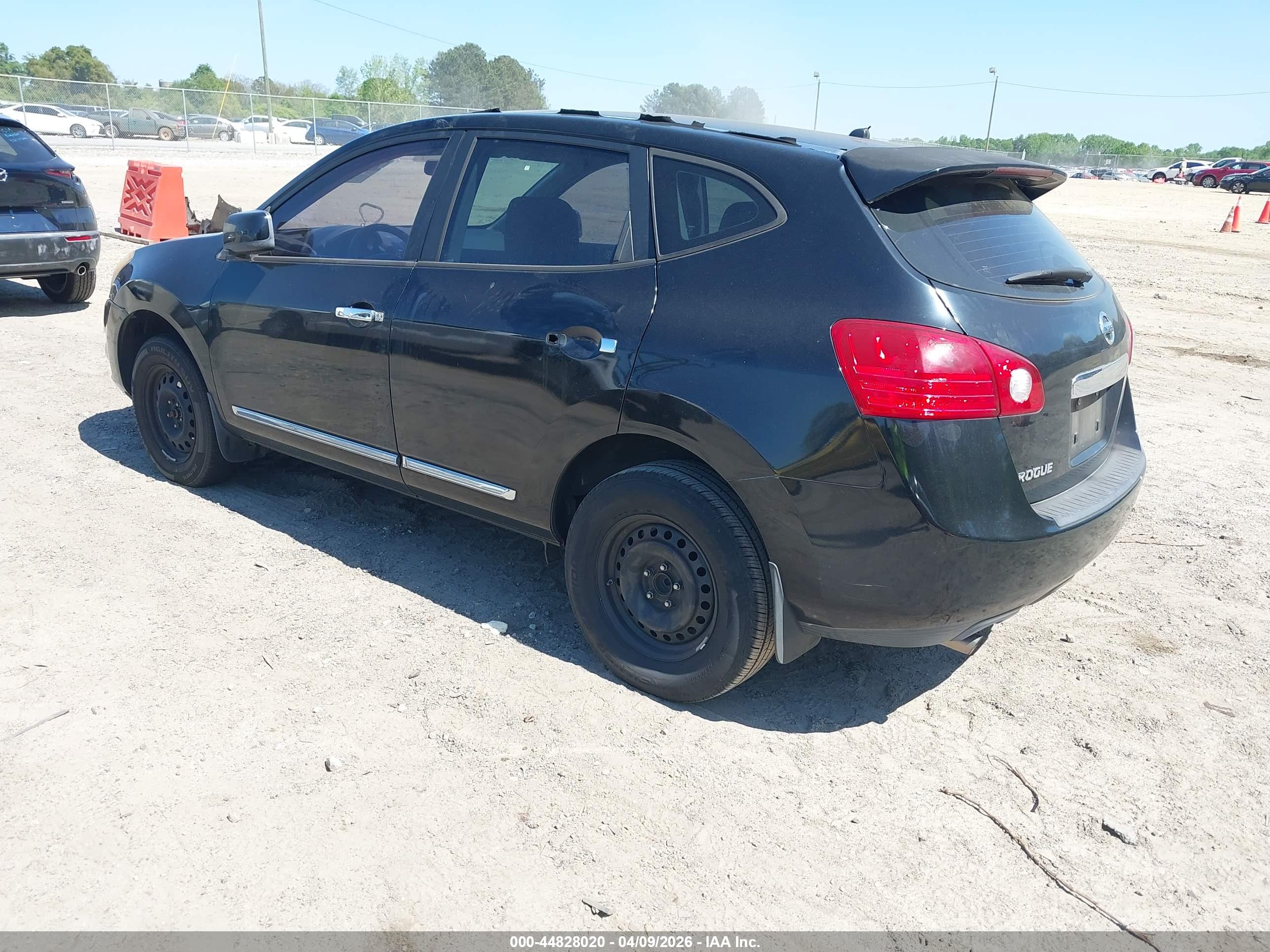 NISSAN ROGUE image 3