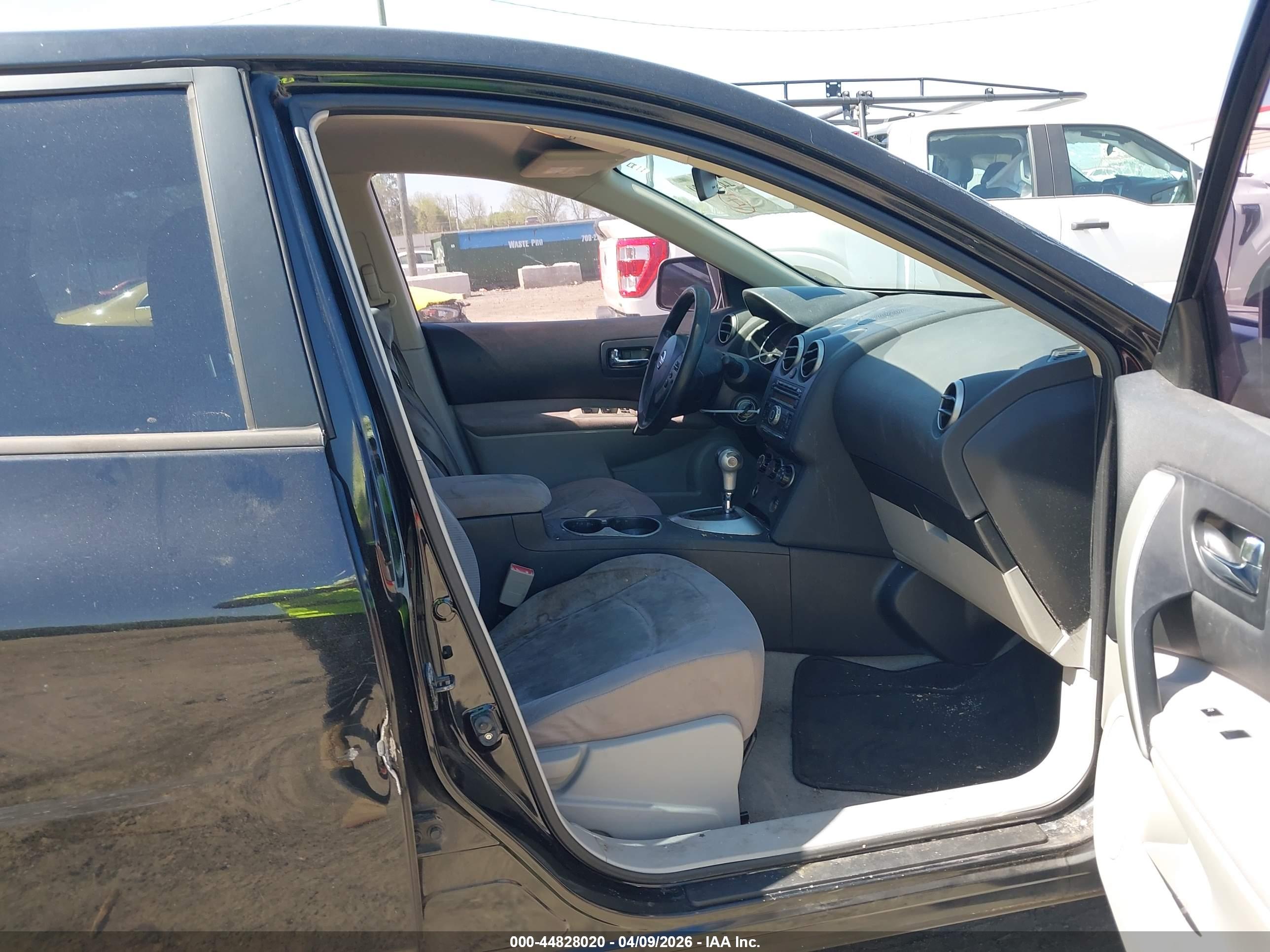 NISSAN ROGUE image 5