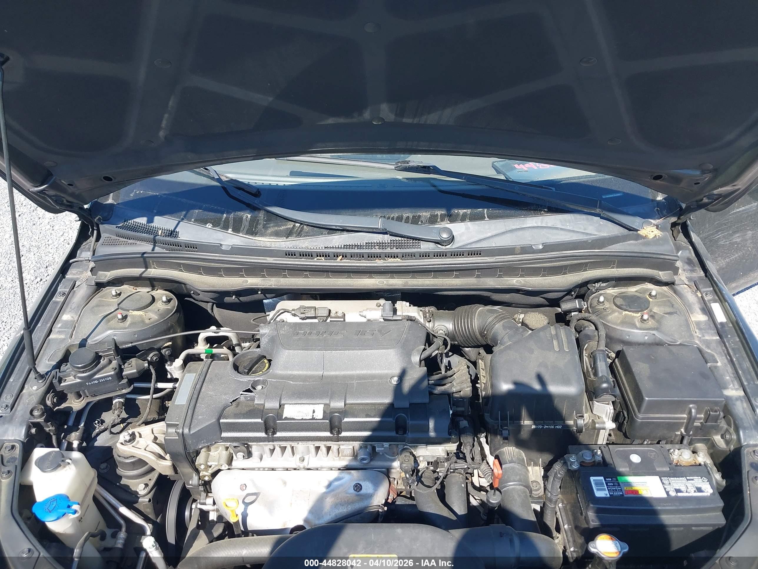 HYUNDAI ELANTRA image 10