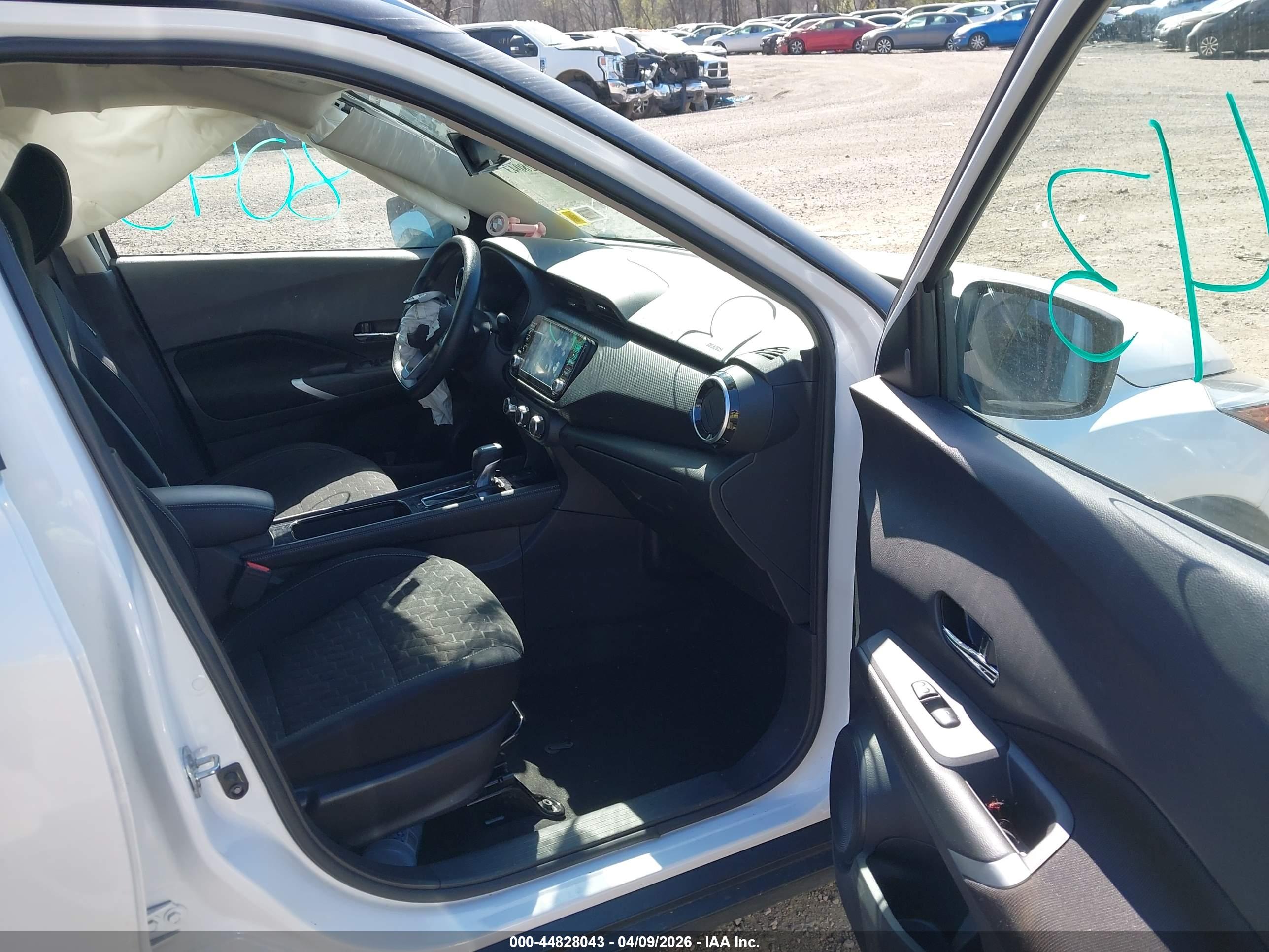 NISSAN KICKS image 5