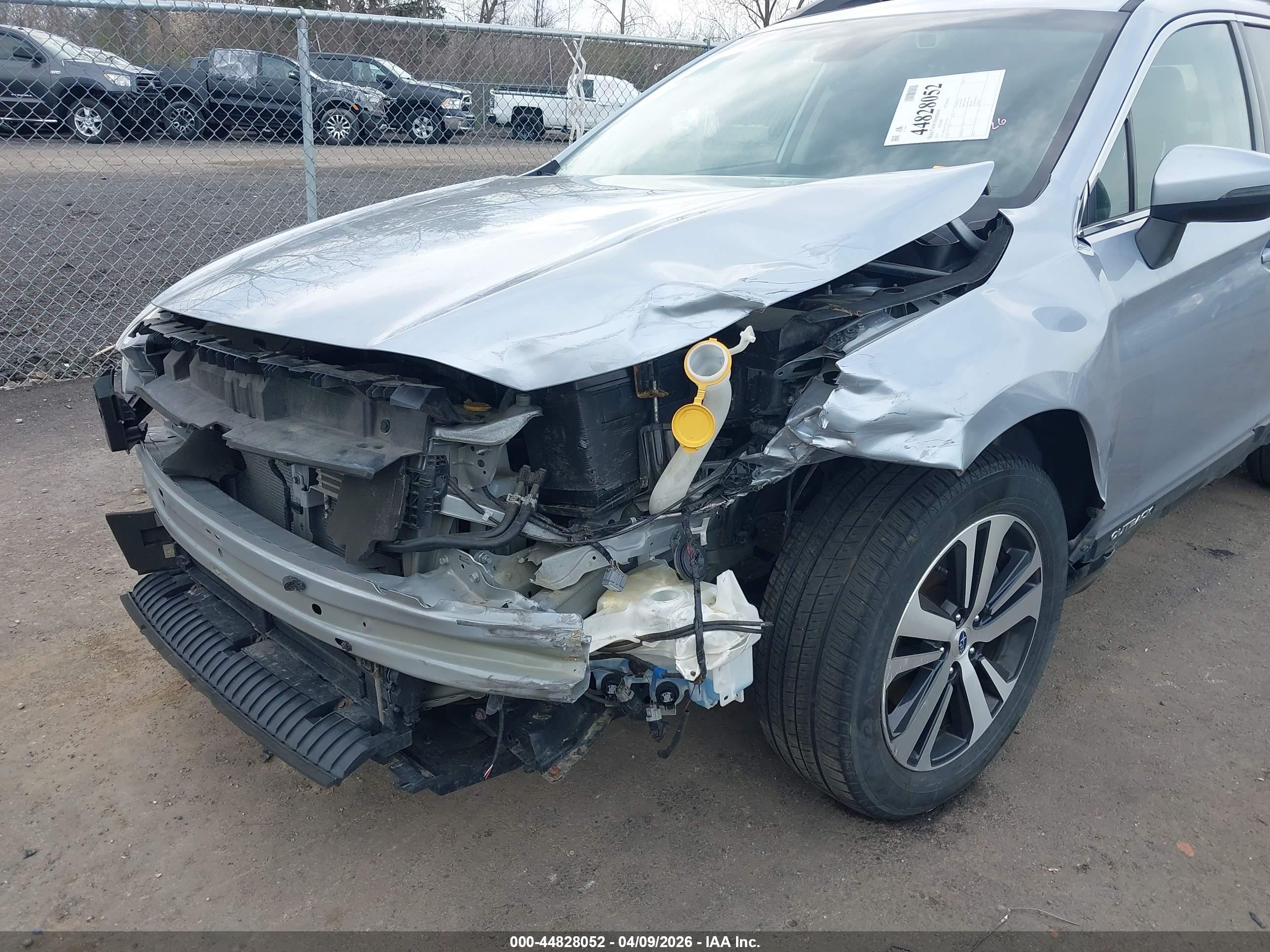 SUBARU OUTBACK image 6