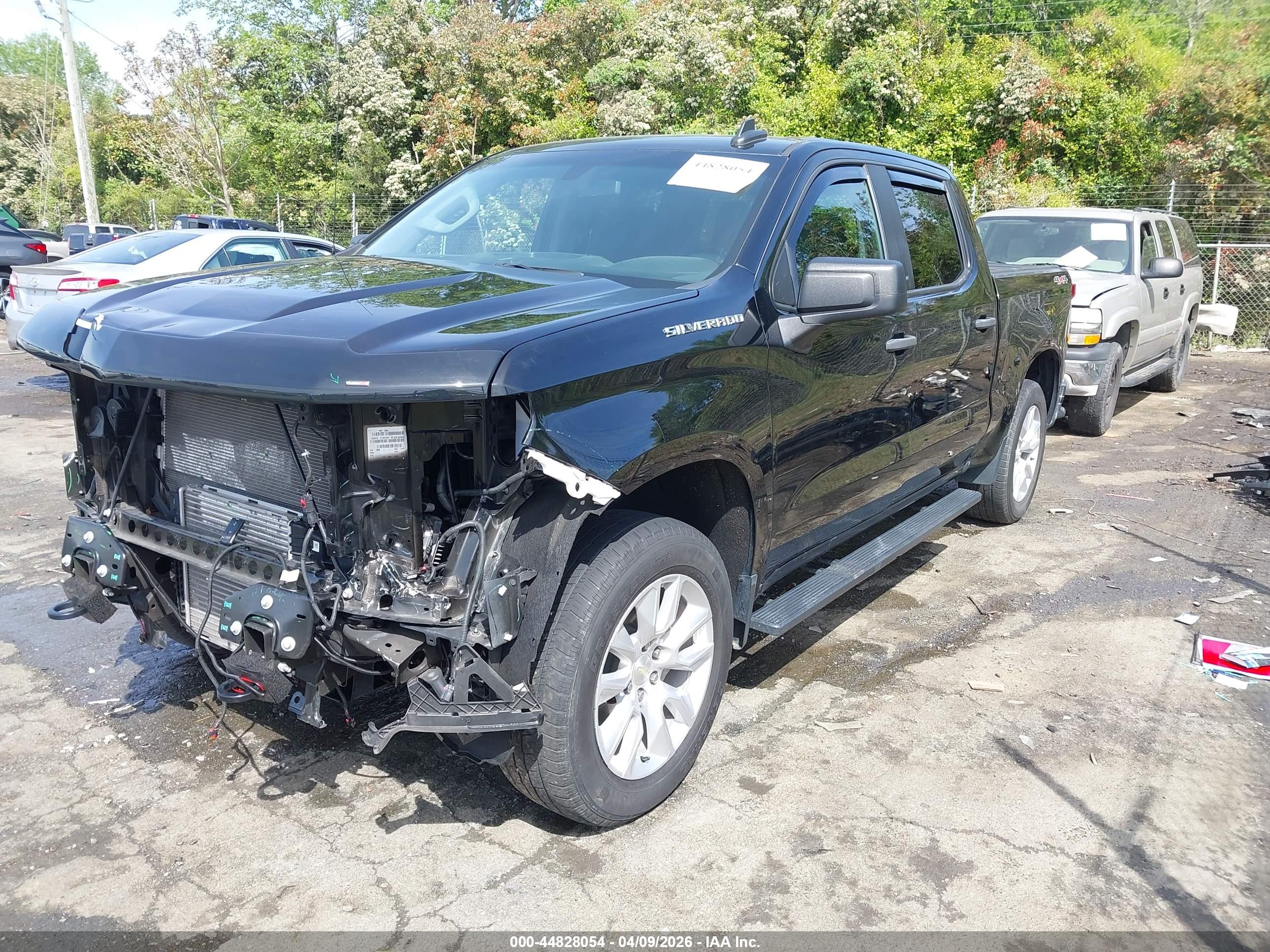 CHEVROLET SILVERADO image 2