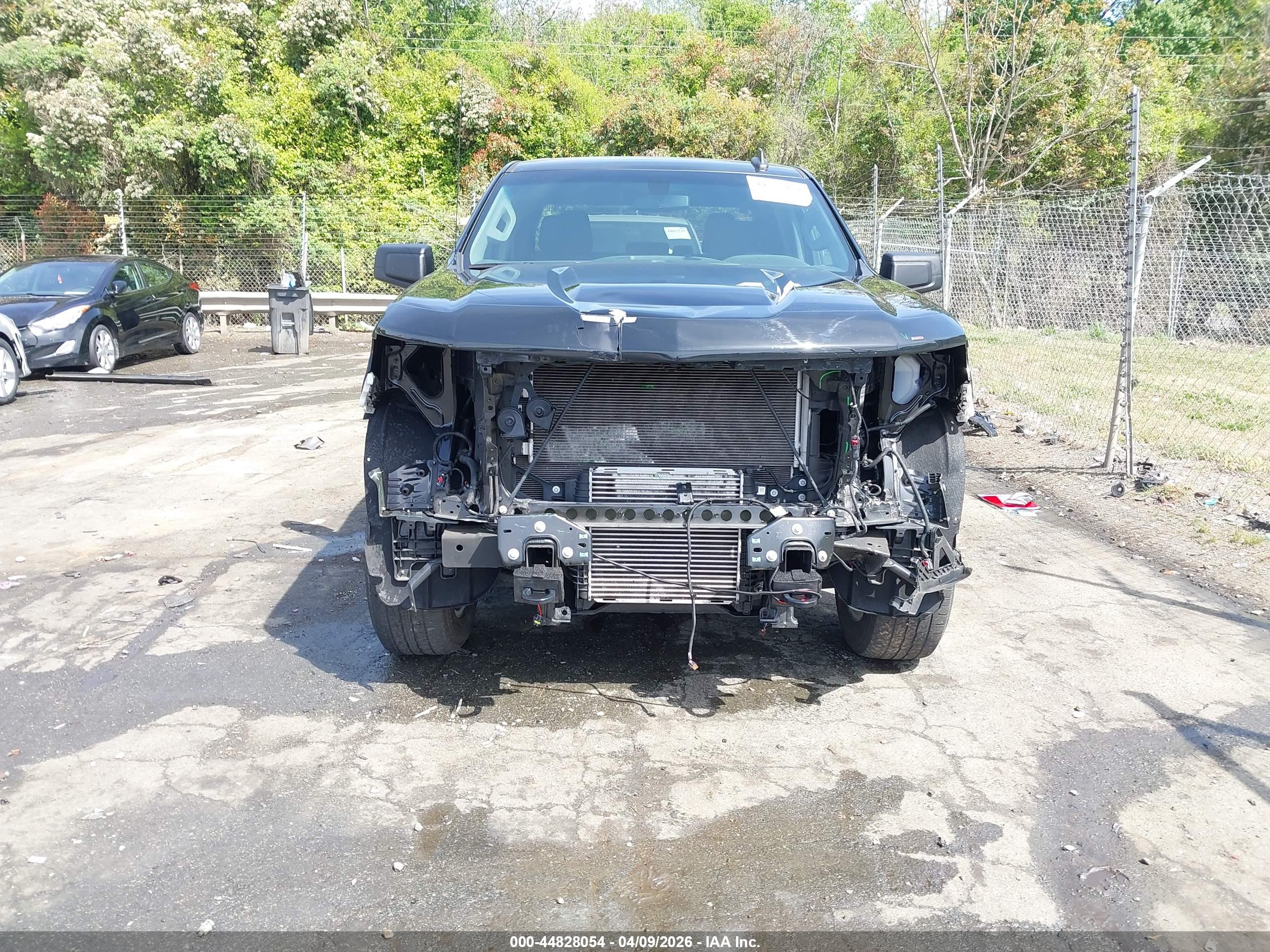 CHEVROLET SILVERADO image 6