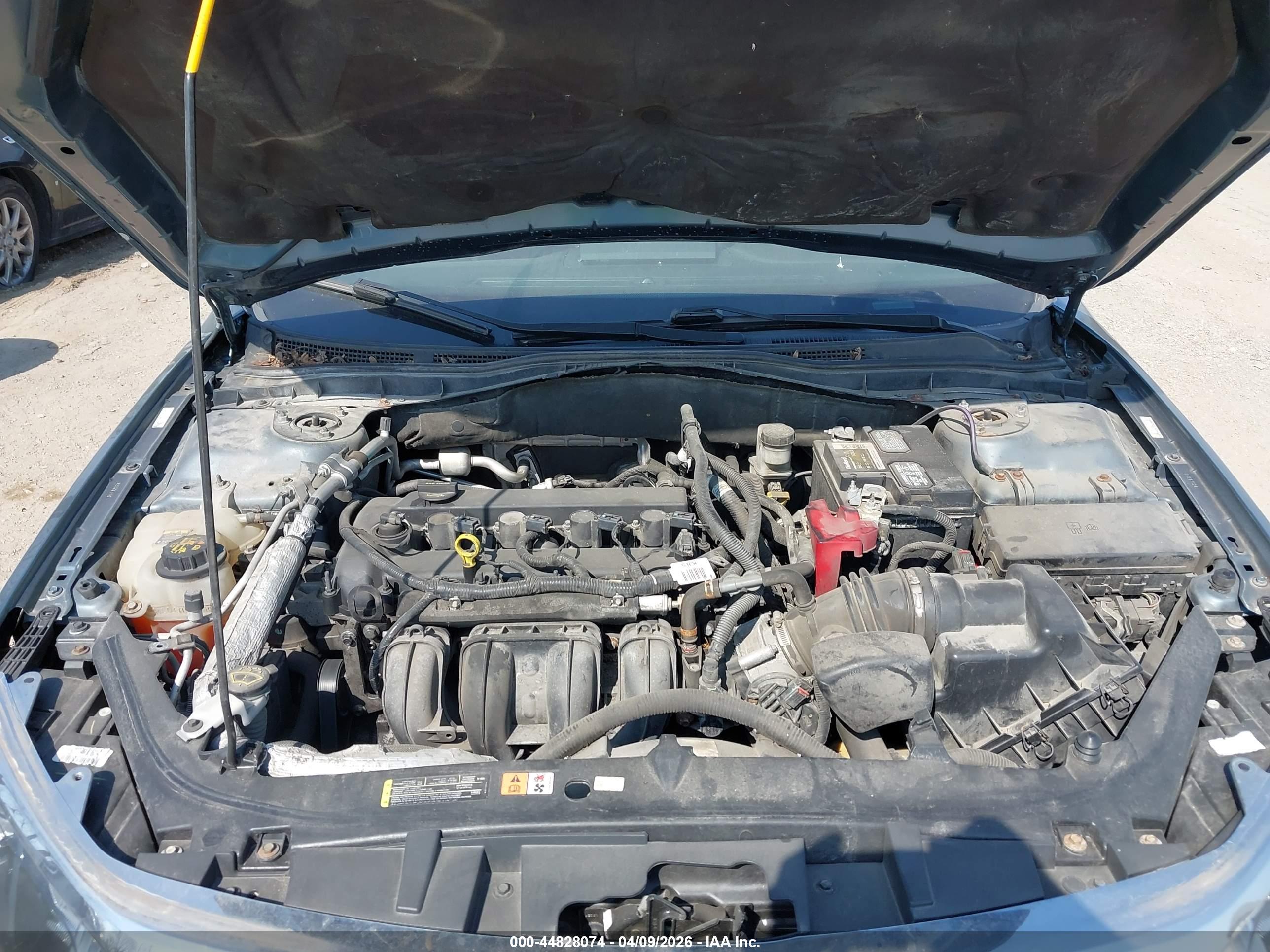 FORD FUSION image 10