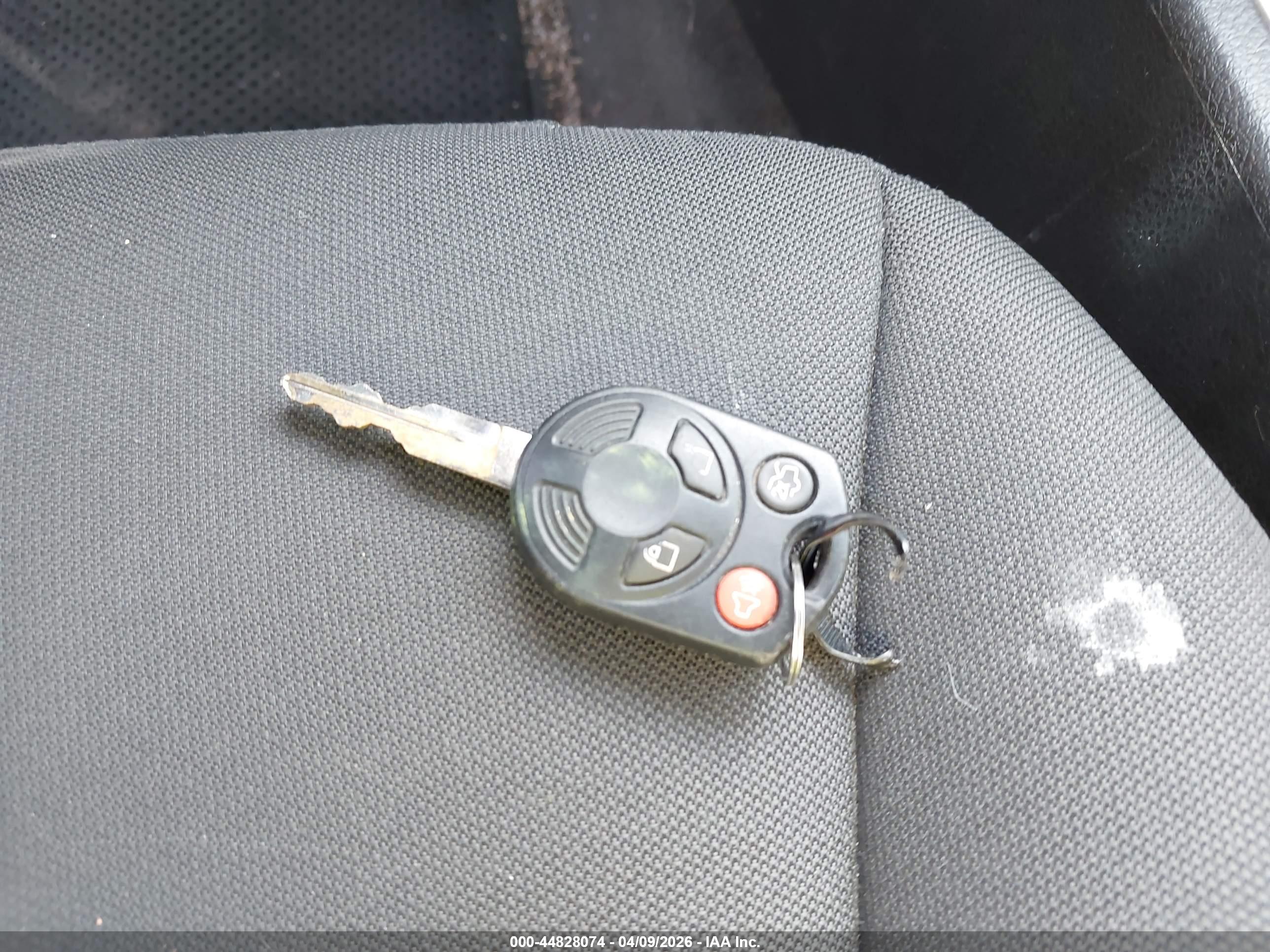 FORD FUSION image 11