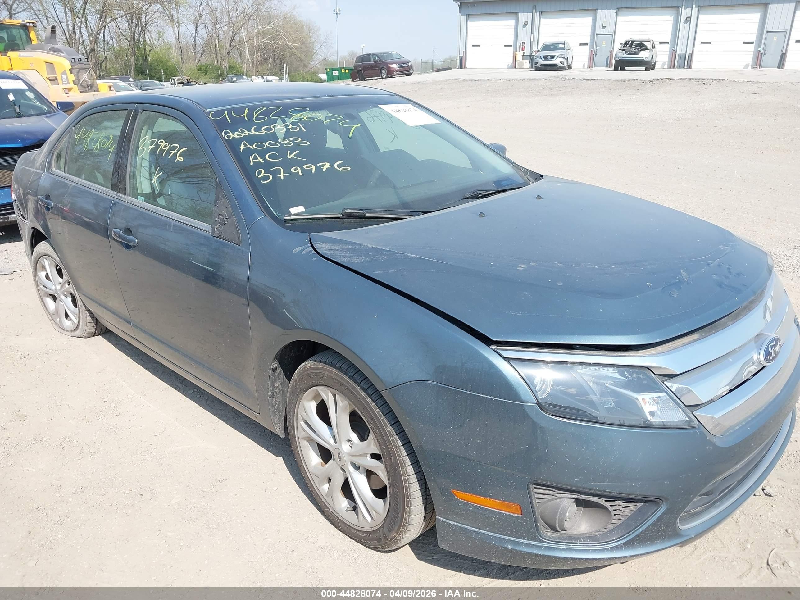 FORD FUSION image 6