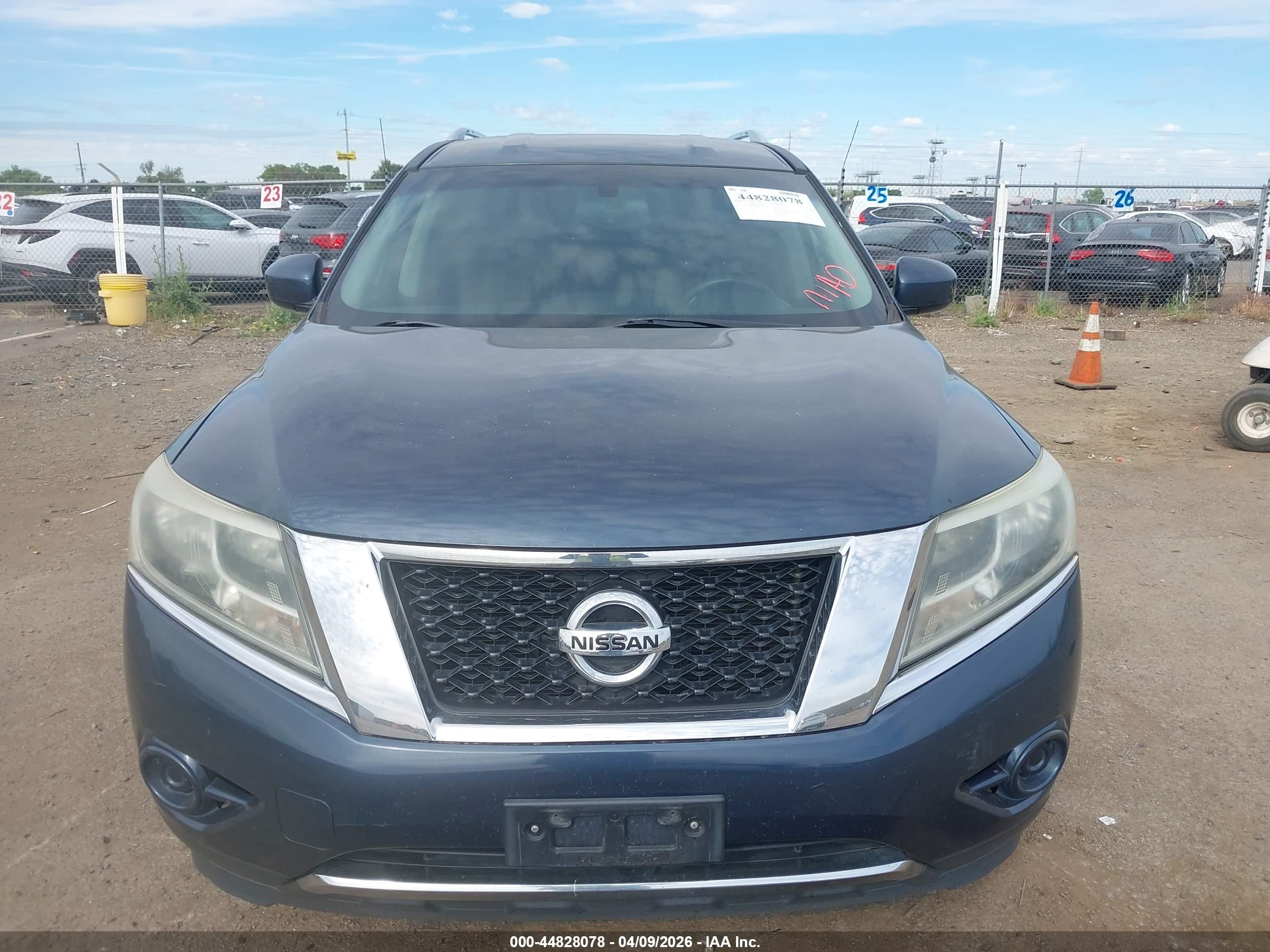 NISSAN PATHFINDER image 6