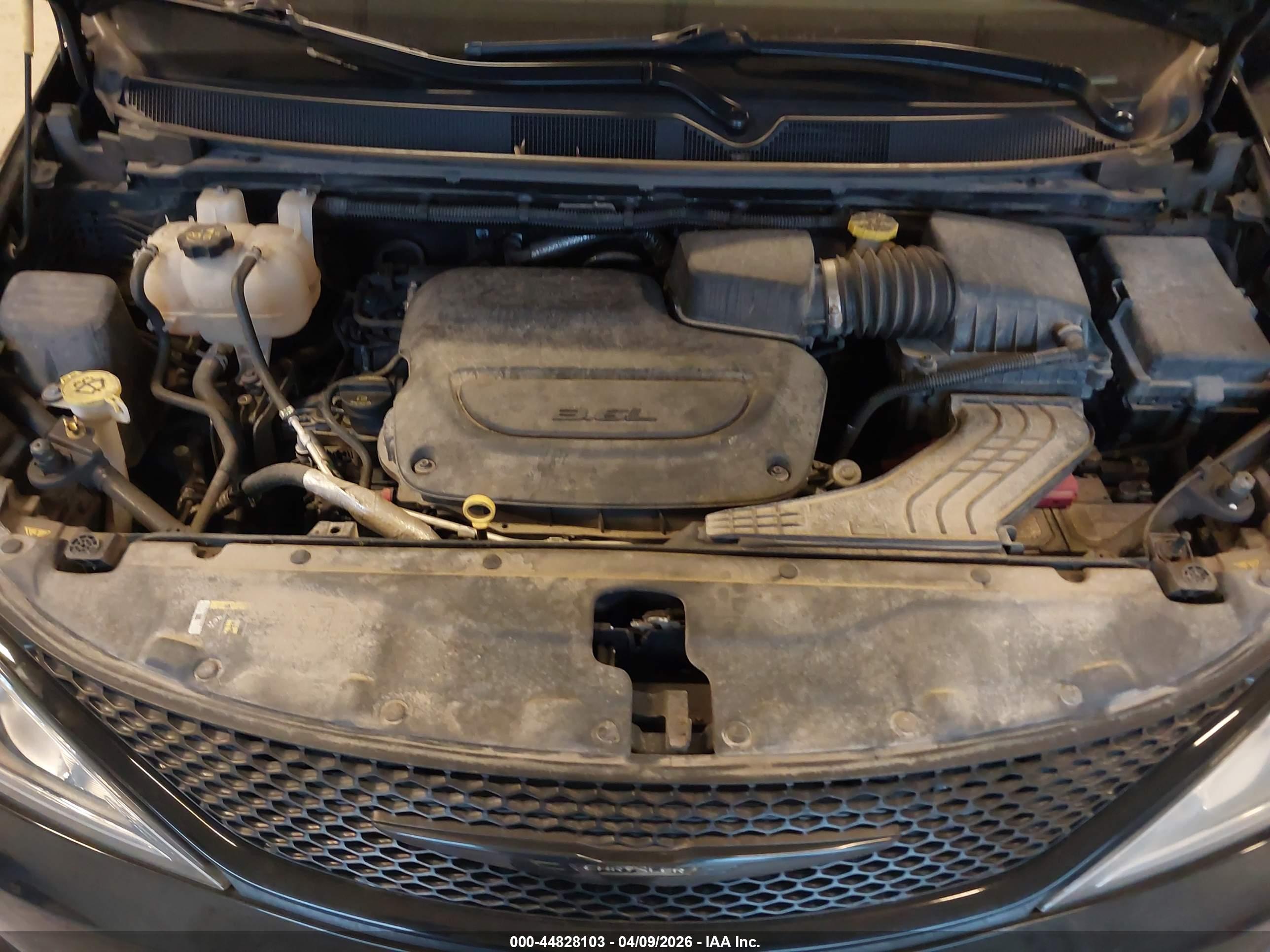 CHRYSLER PACIFICA image 10
