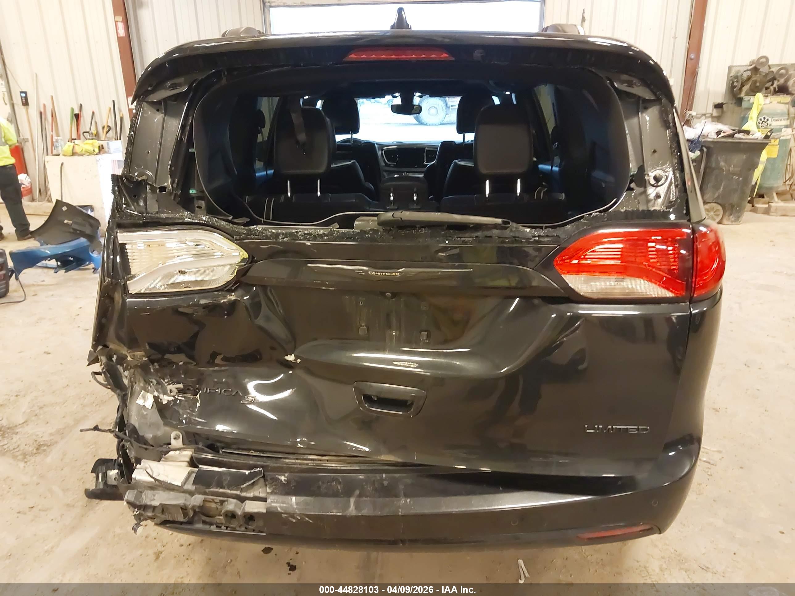 CHRYSLER PACIFICA image 6